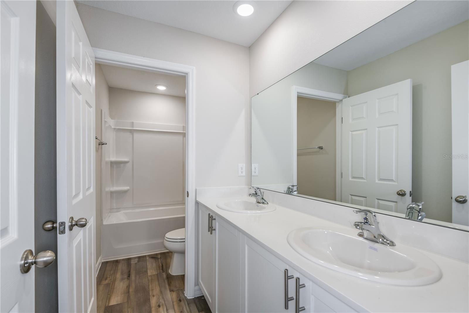 PASADENA WOODS - Residential