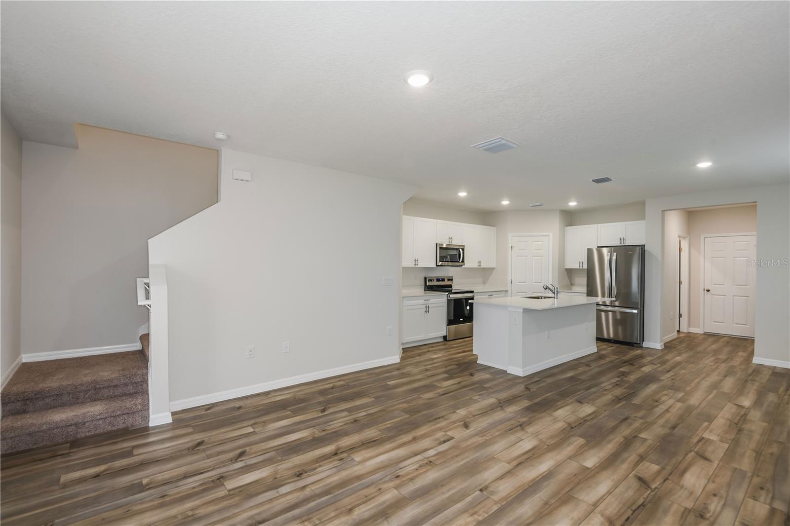 PASADENA WOODS - Residential