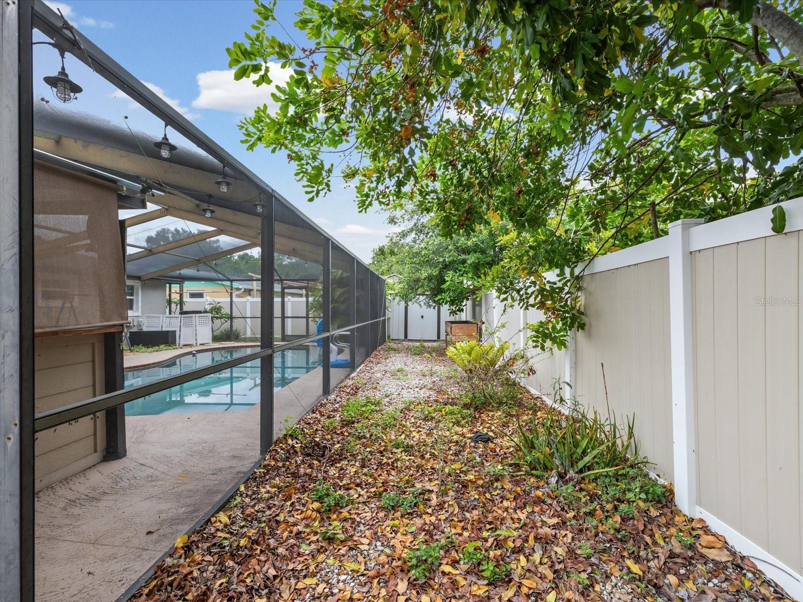 HALGREEN MANOR-UNIT 1 - Residential