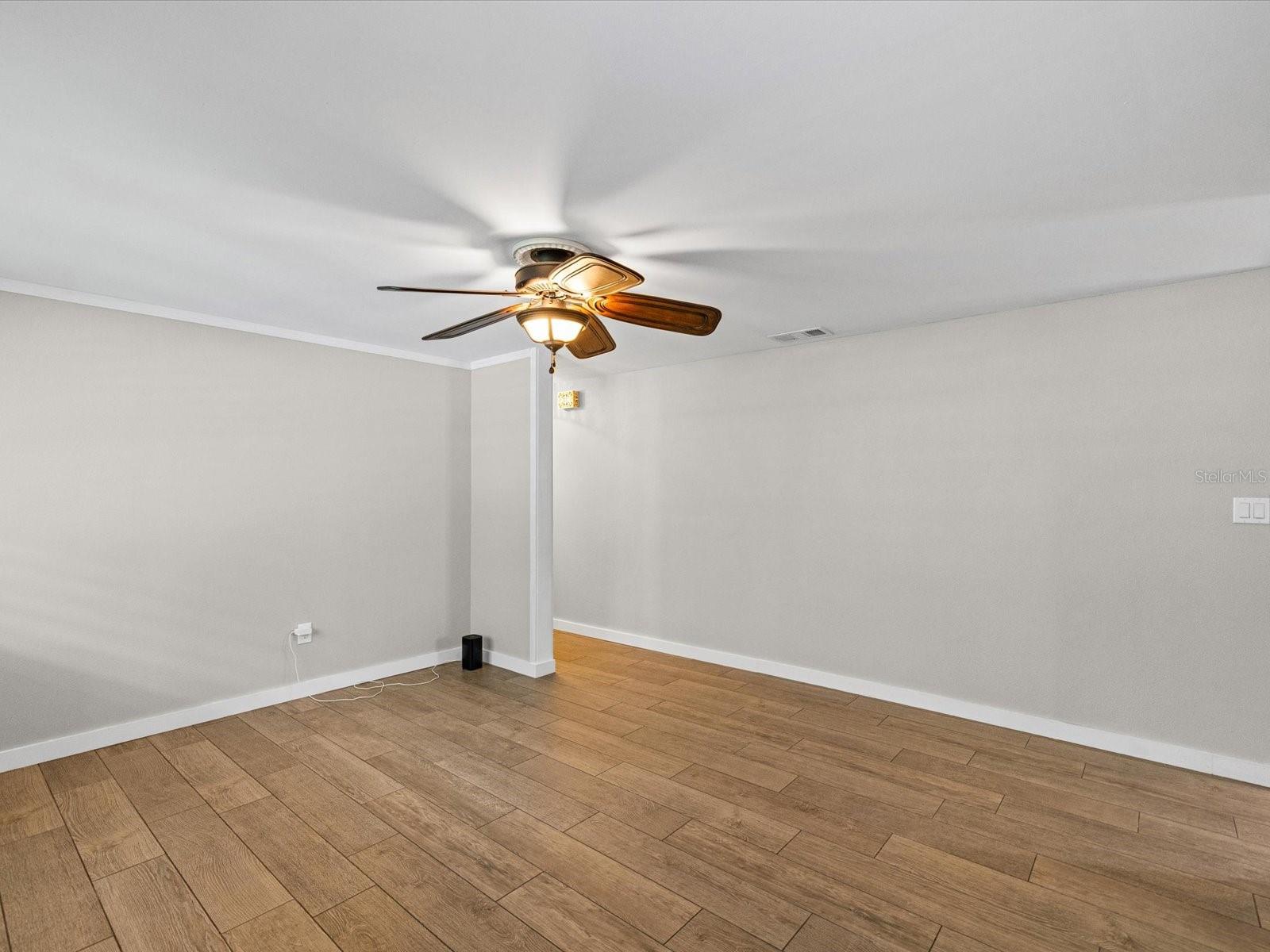 HALGREEN MANOR-UNIT 1 - Residential
