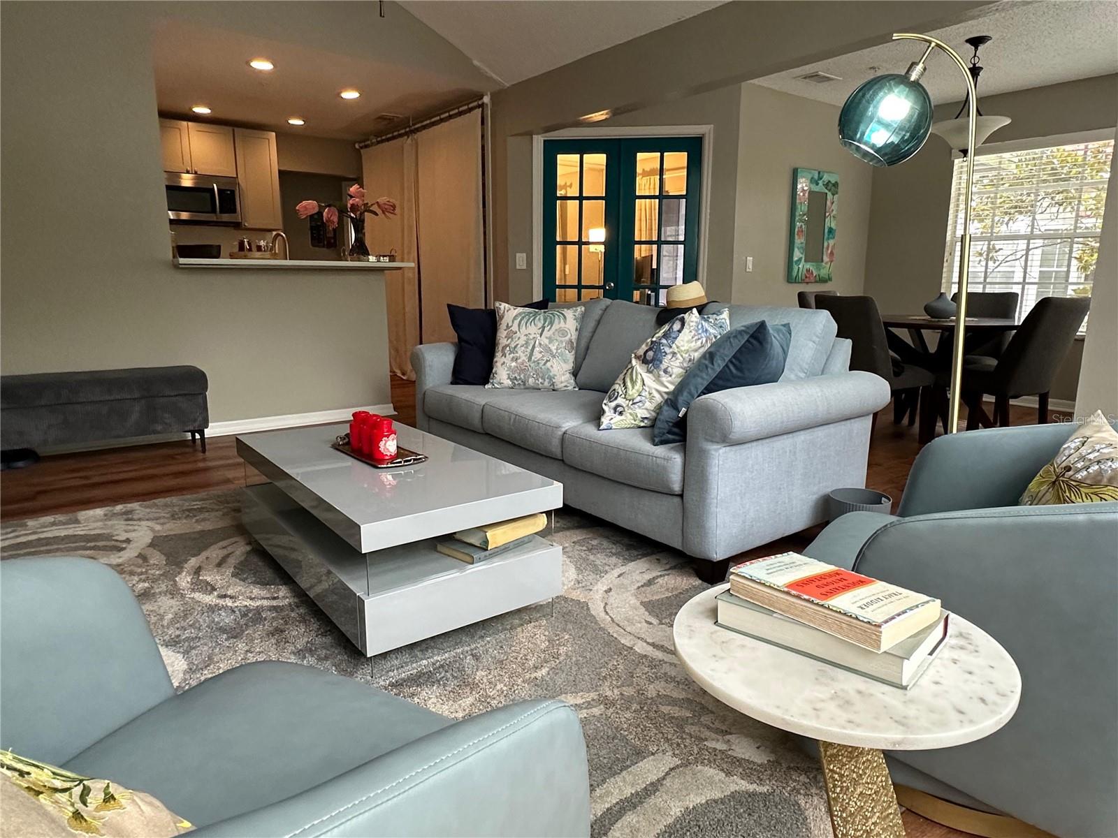 HUNTERS CHASE CONDO PH 1 - Residential