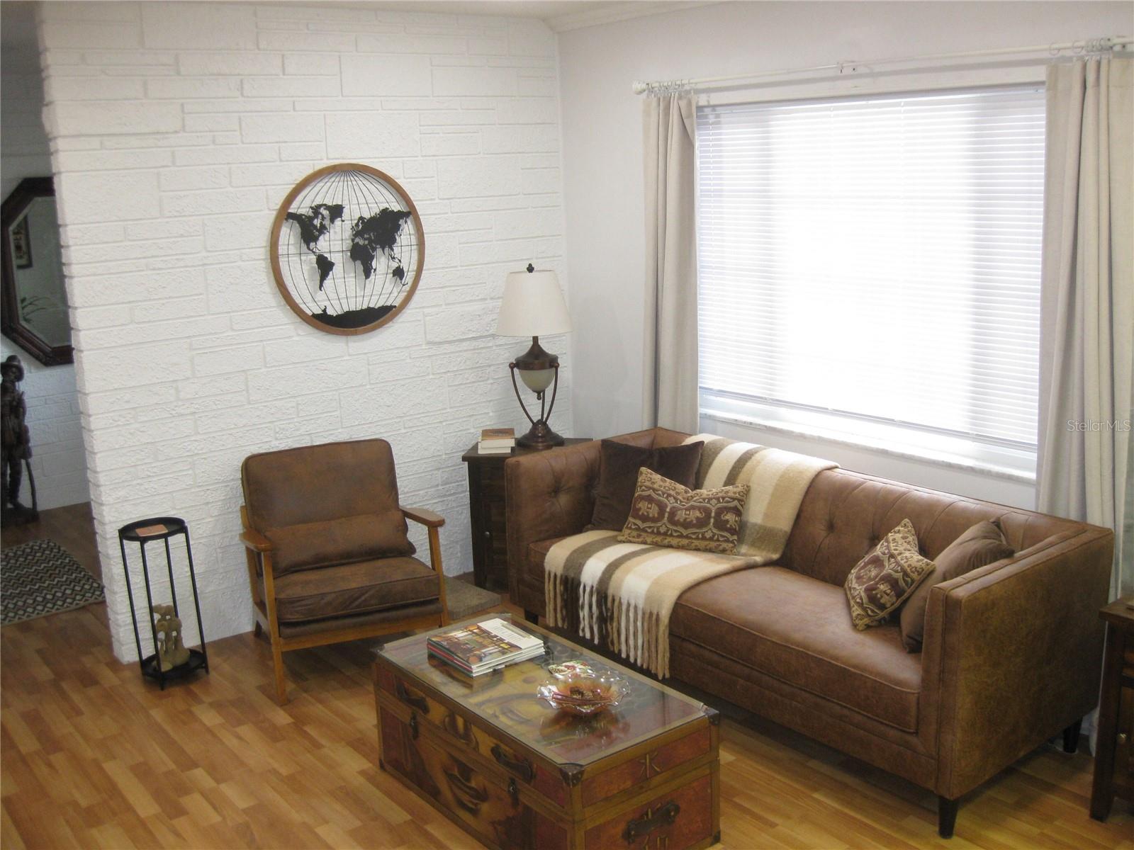 WOODLAND HILLS - Residential