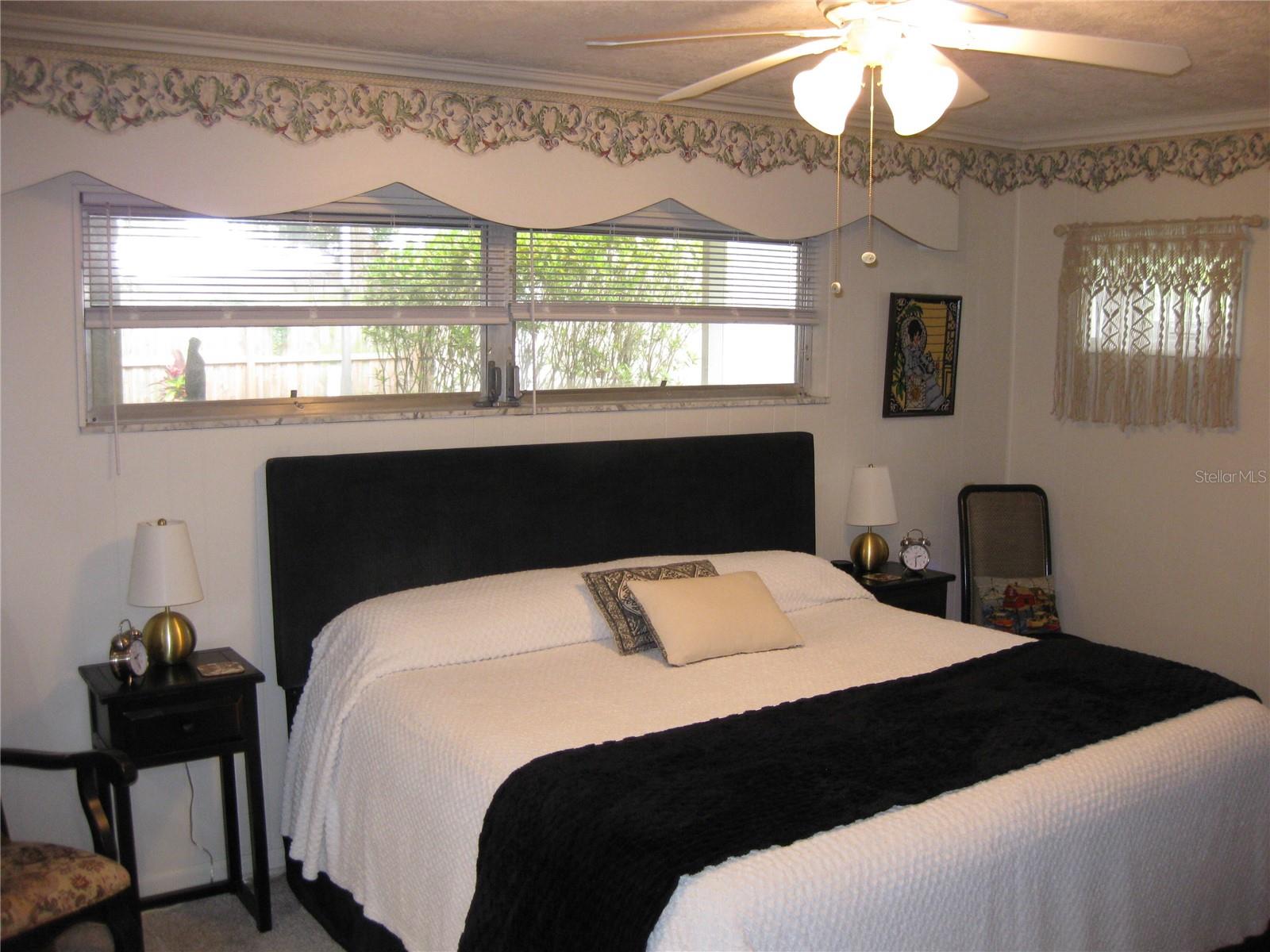 WOODLAND HILLS - Residential
