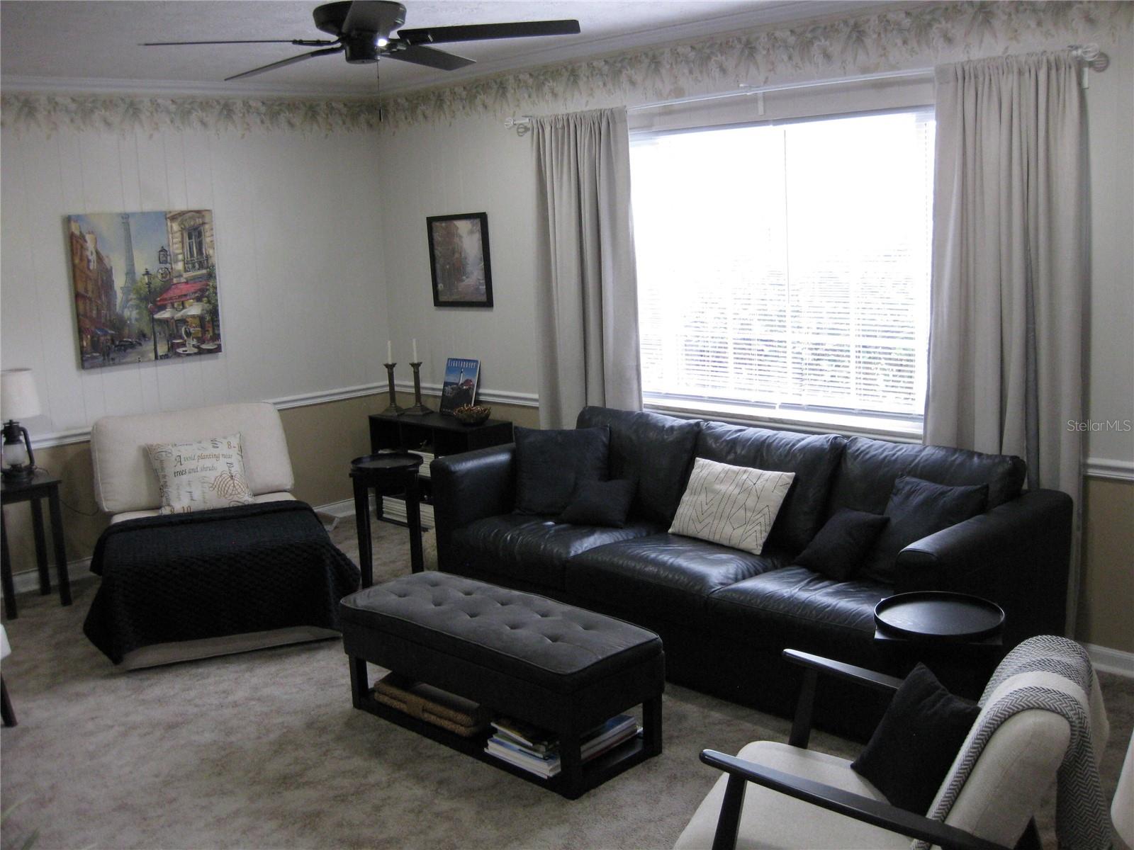 WOODLAND HILLS - Residential