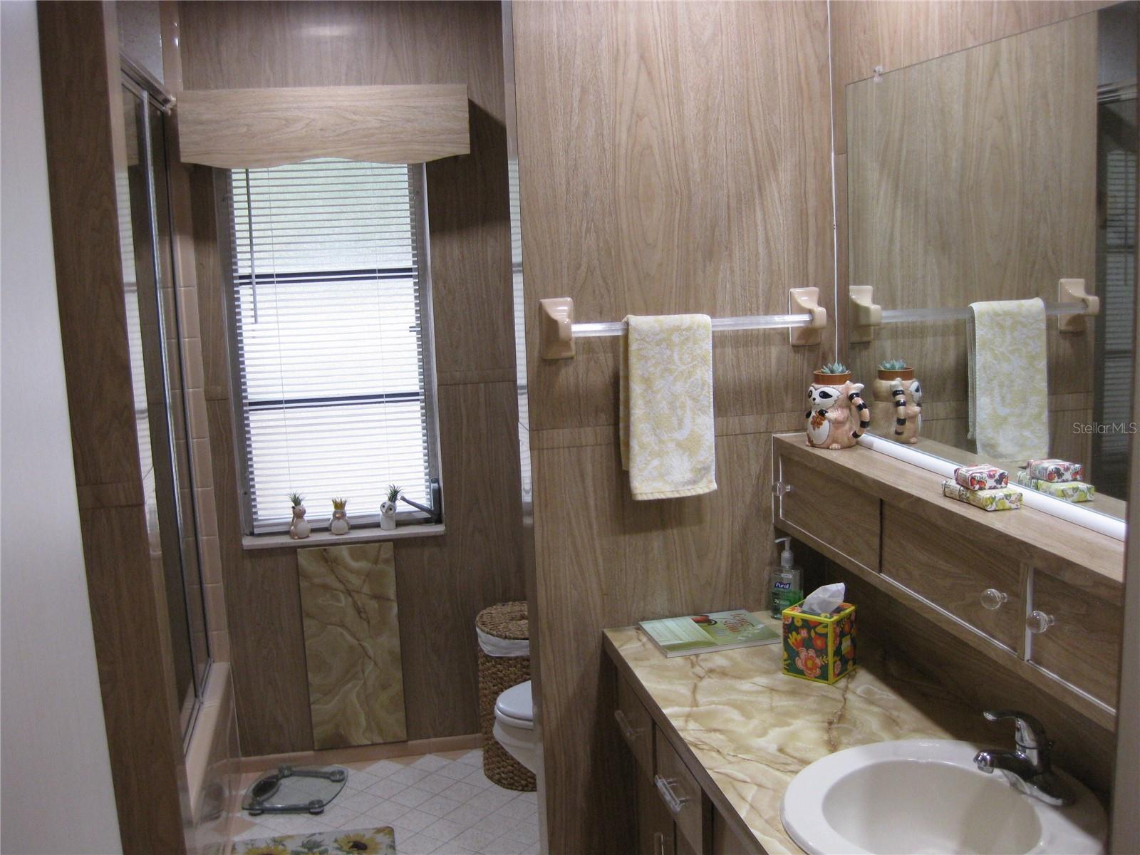 WOODLAND HILLS - Residential