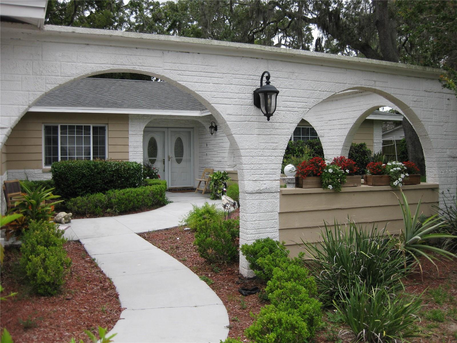 WOODLAND HILLS - Residential