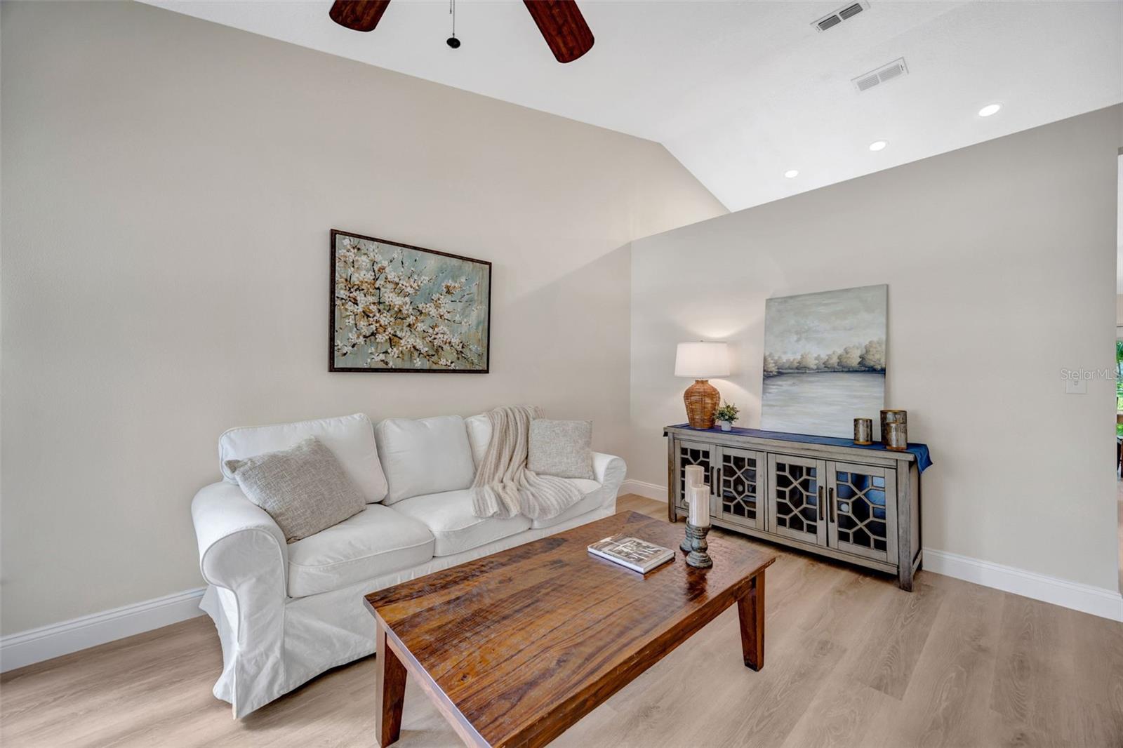 VALRICO VISTA - Residential