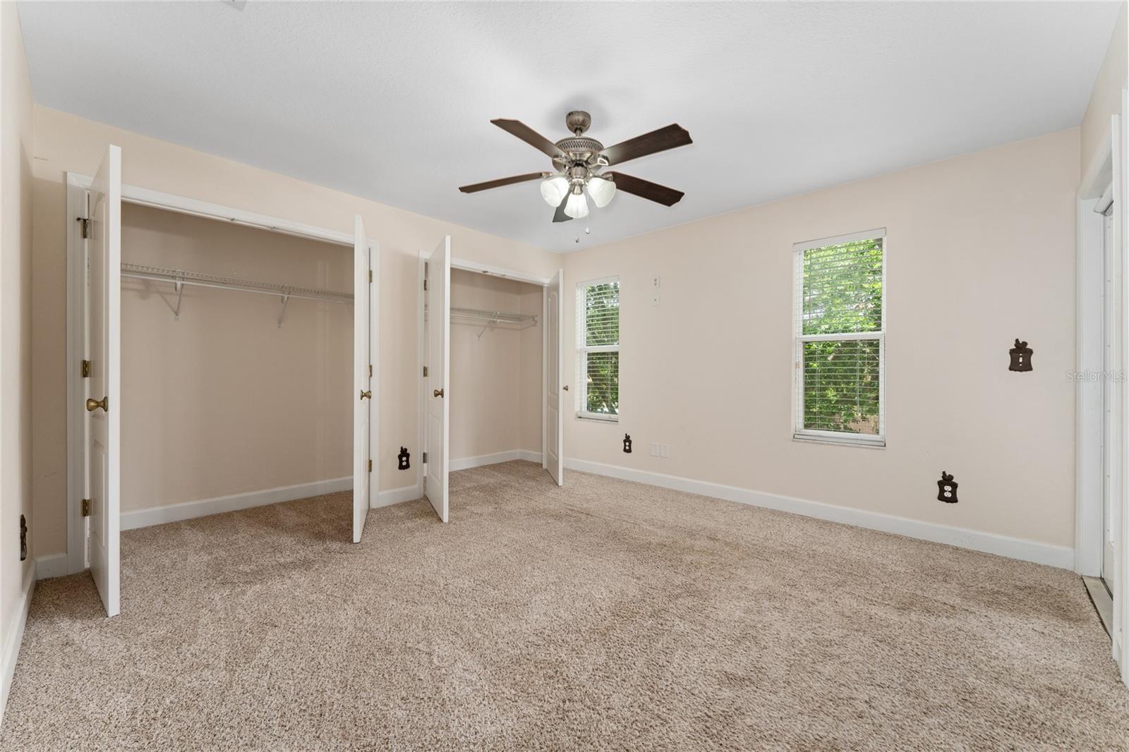 OAK TREE GARDENS TWNHMS - Residential