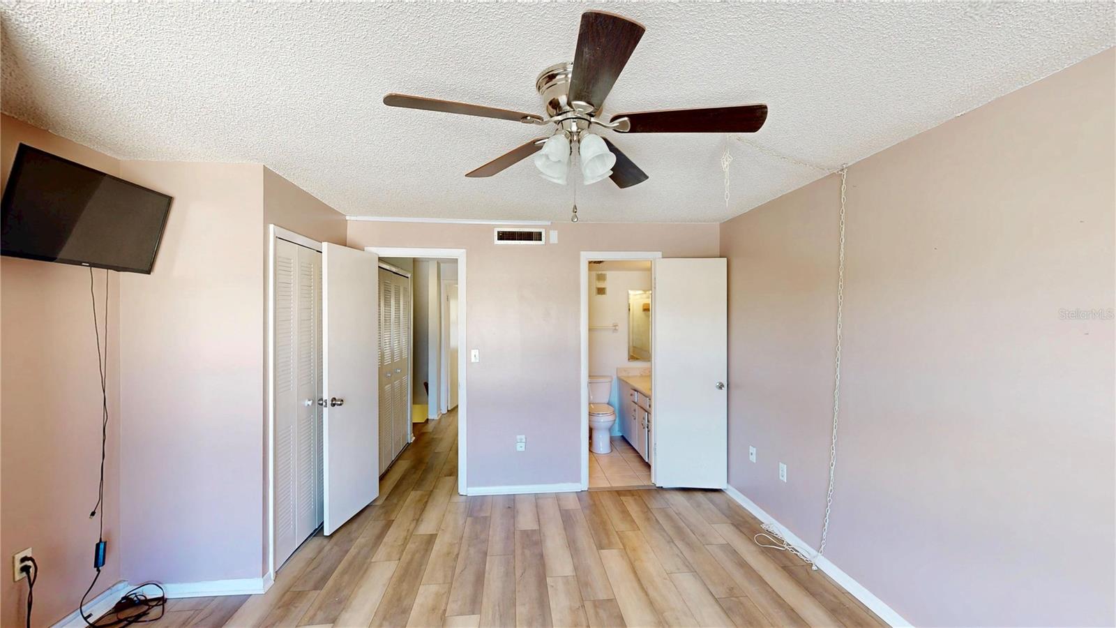 SLEEPY HARBOUR APTS CONDO - Residential