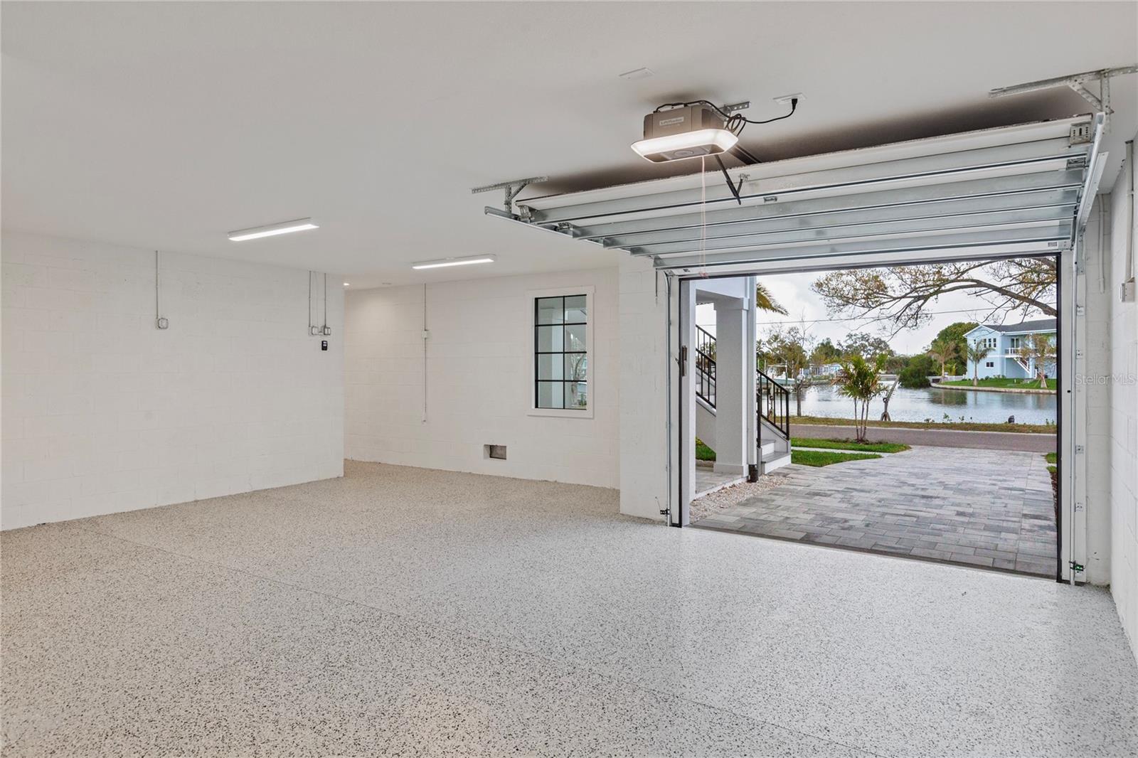 SUN PLAZA ISLES - Residential