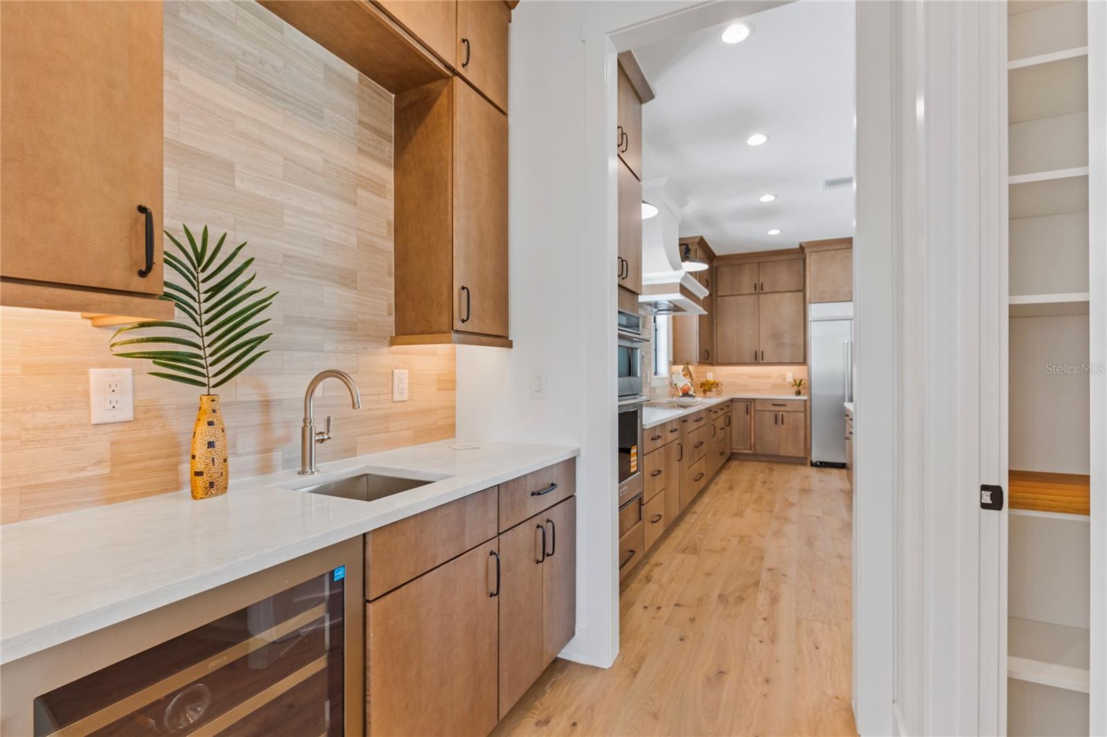 SUN PLAZA ISLES - Residential