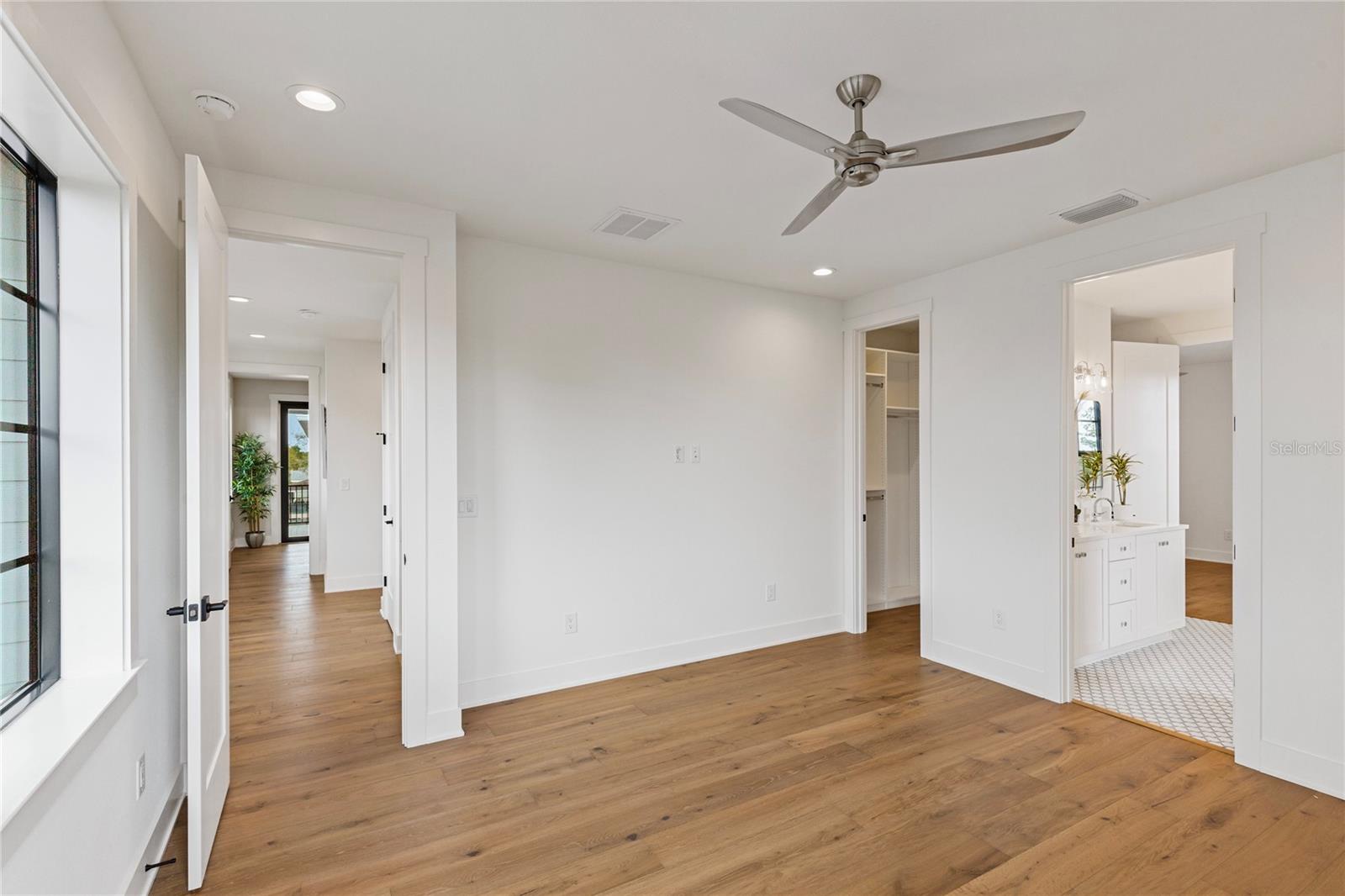 SUN PLAZA ISLES - Residential
