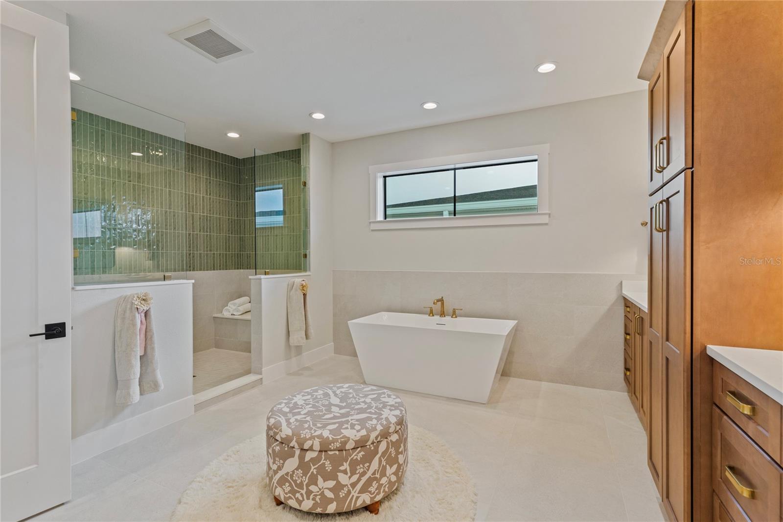 SUN PLAZA ISLES - Residential