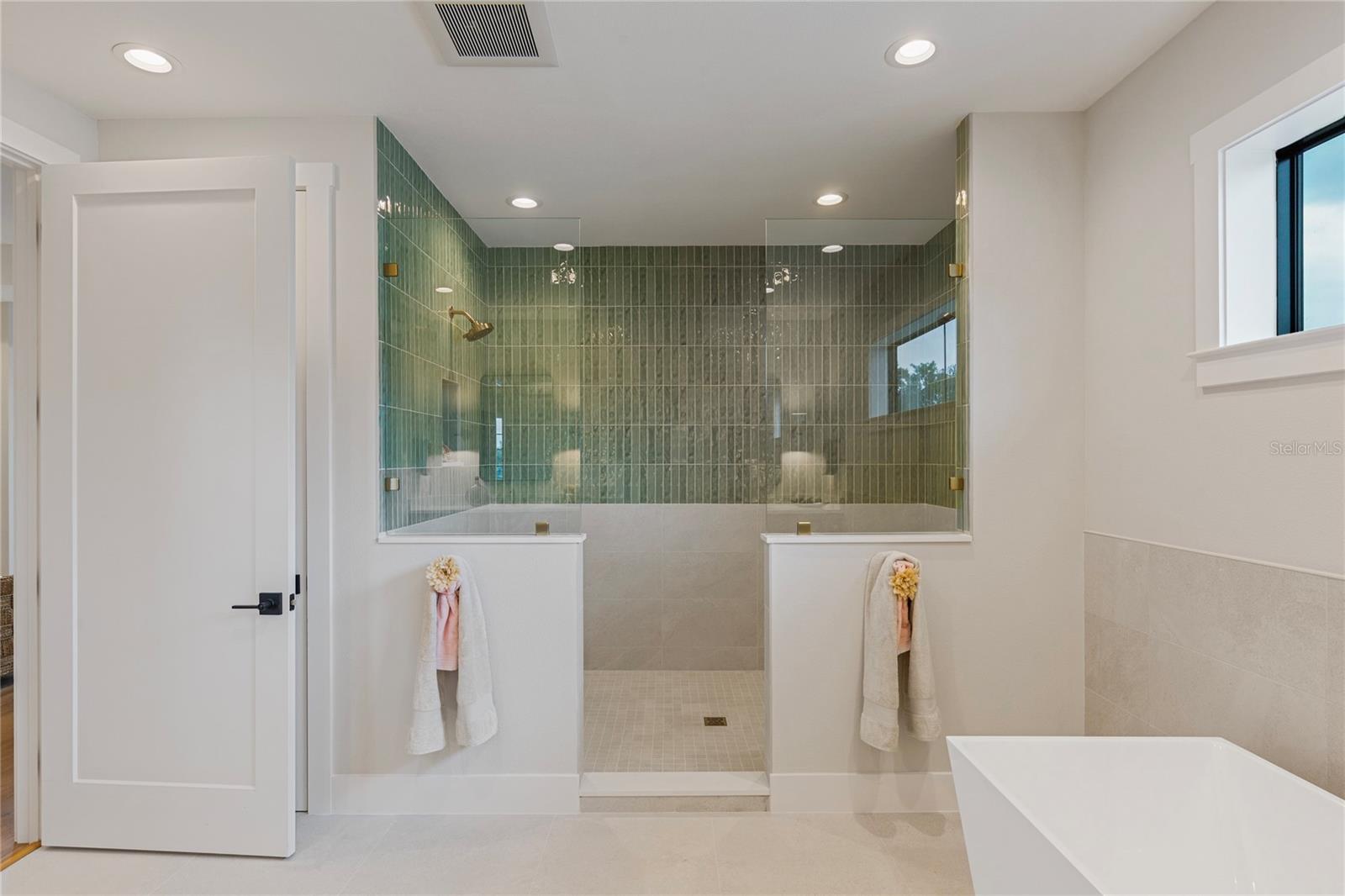SUN PLAZA ISLES - Residential