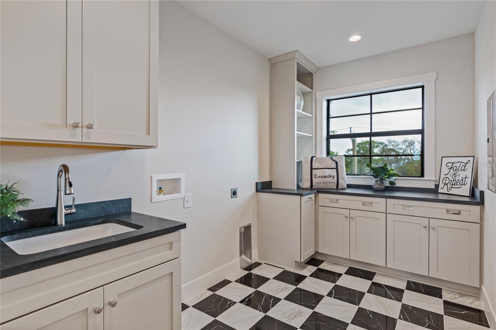 SUN PLAZA ISLES - Residential