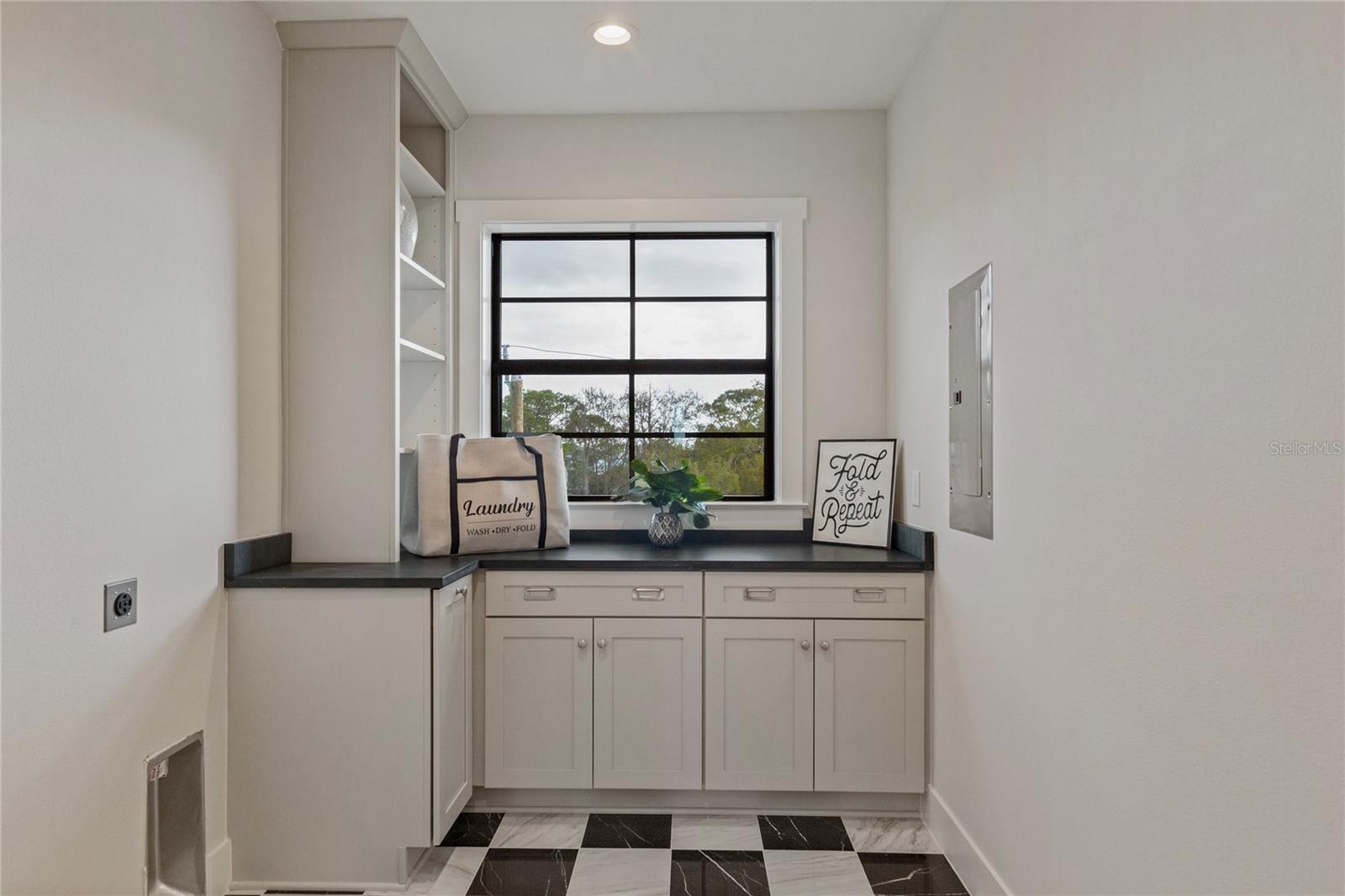 SUN PLAZA ISLES - Residential