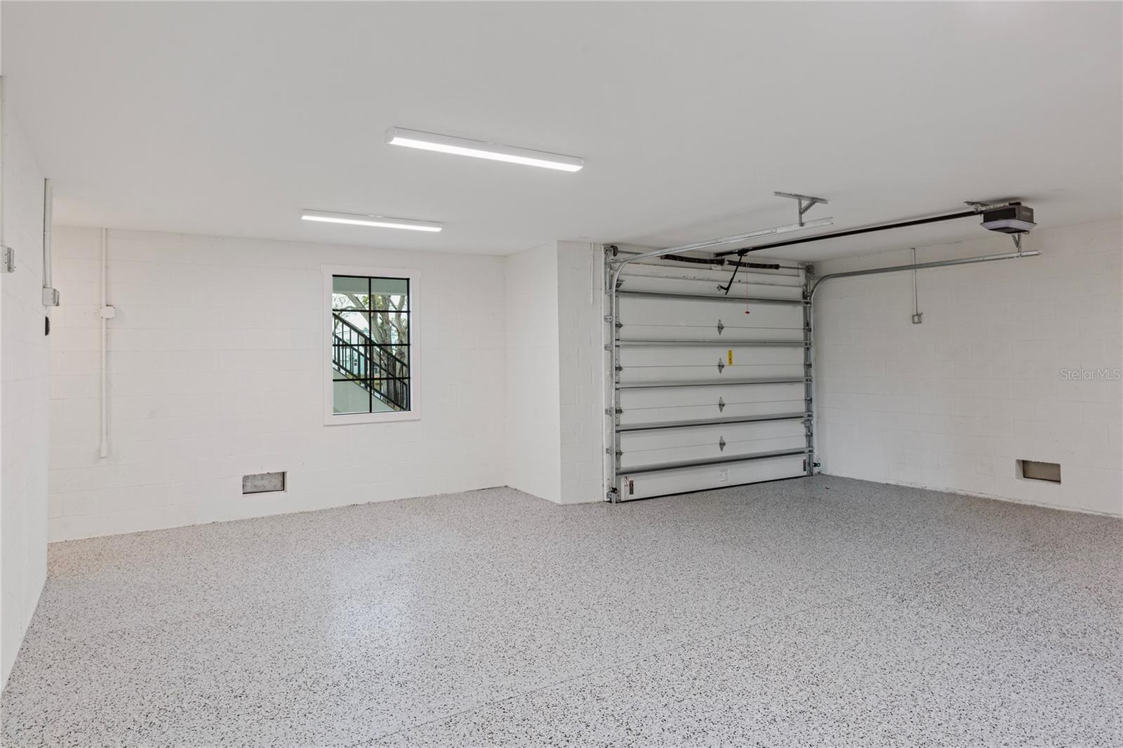 SUN PLAZA ISLES - Residential