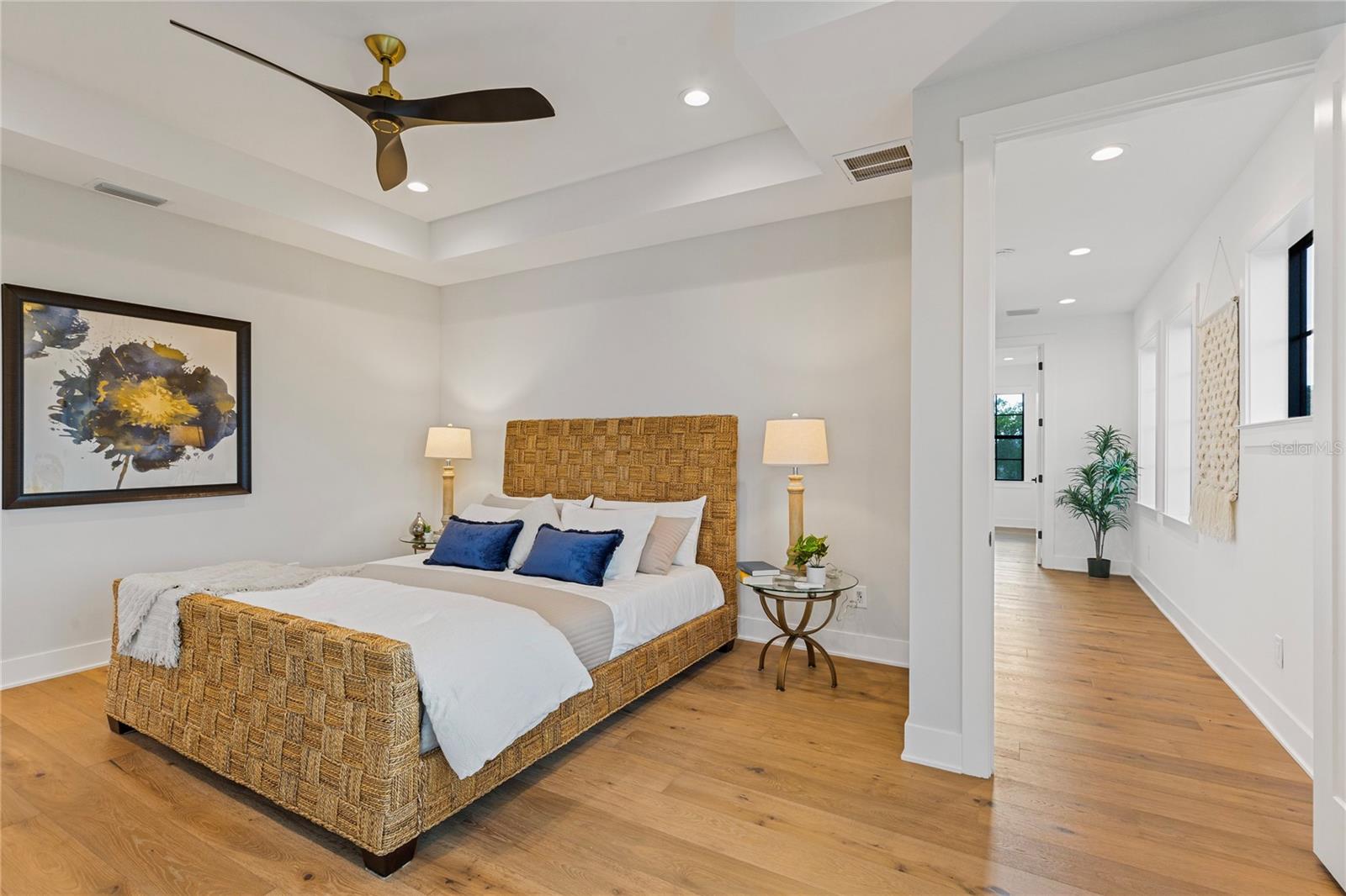SUN PLAZA ISLES - Residential