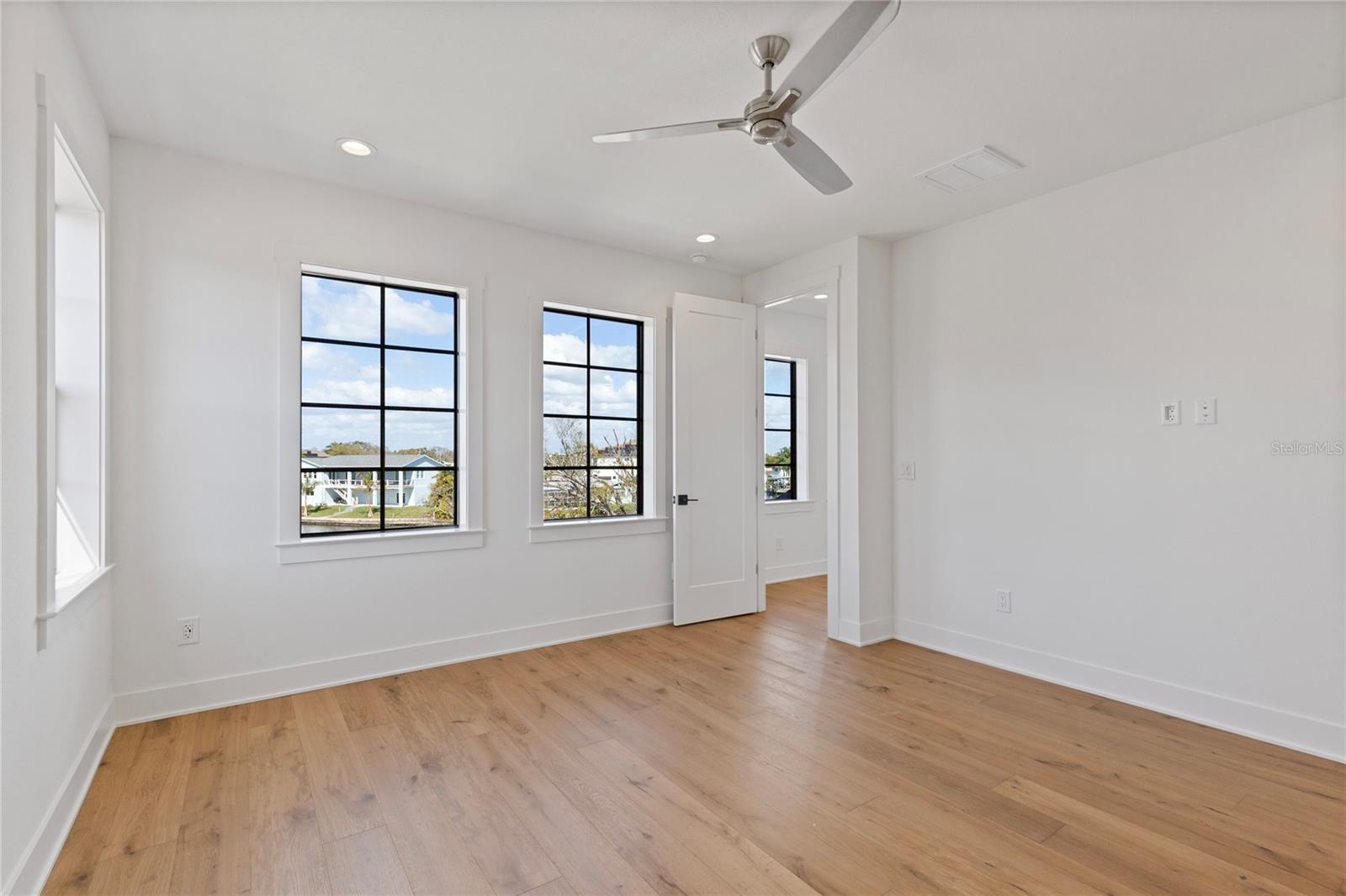SUN PLAZA ISLES - Residential