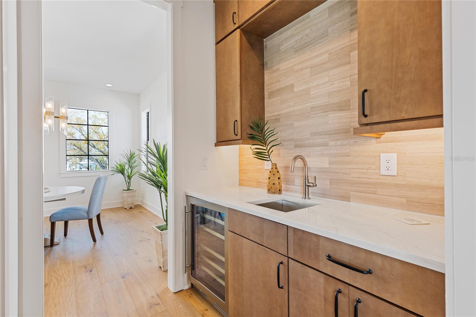 SUN PLAZA ISLES - Residential