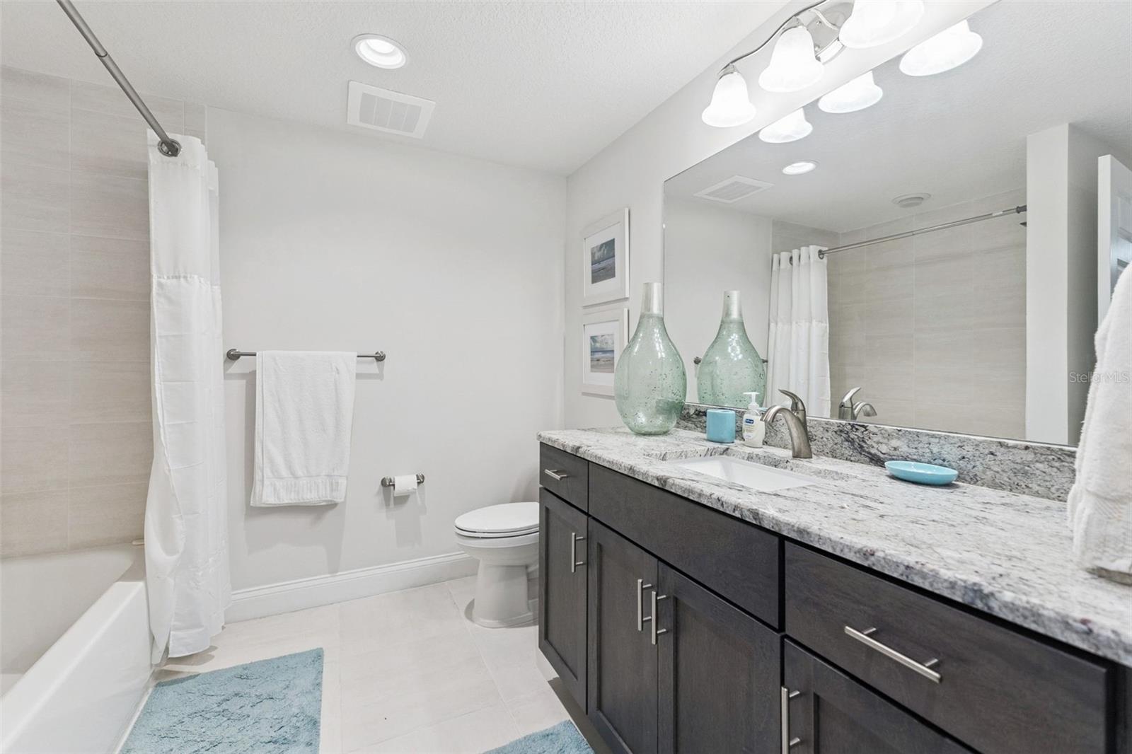 THE ARUBA CONDOMINIUM - Residential