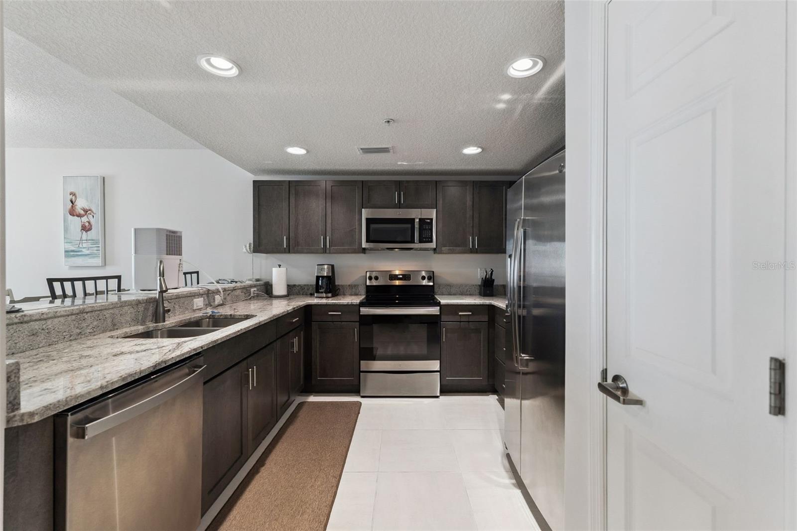 THE ARUBA CONDOMINIUM - Residential