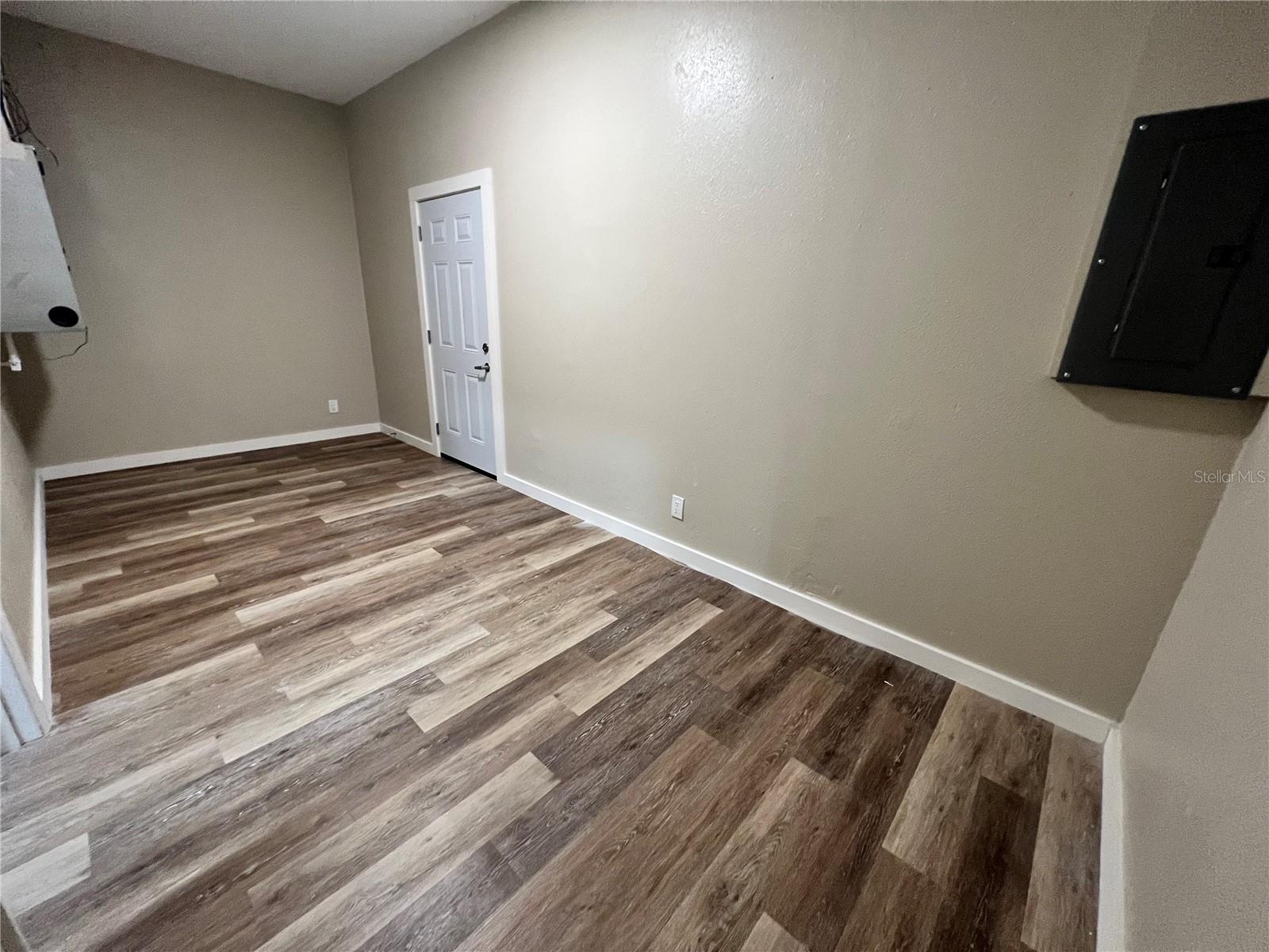 JOHNSON PARK - Commercial Lease