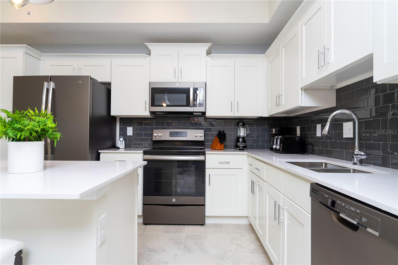 THE TERRACES AT STOREY LAKE CONDO 3 PH 9 - Residential