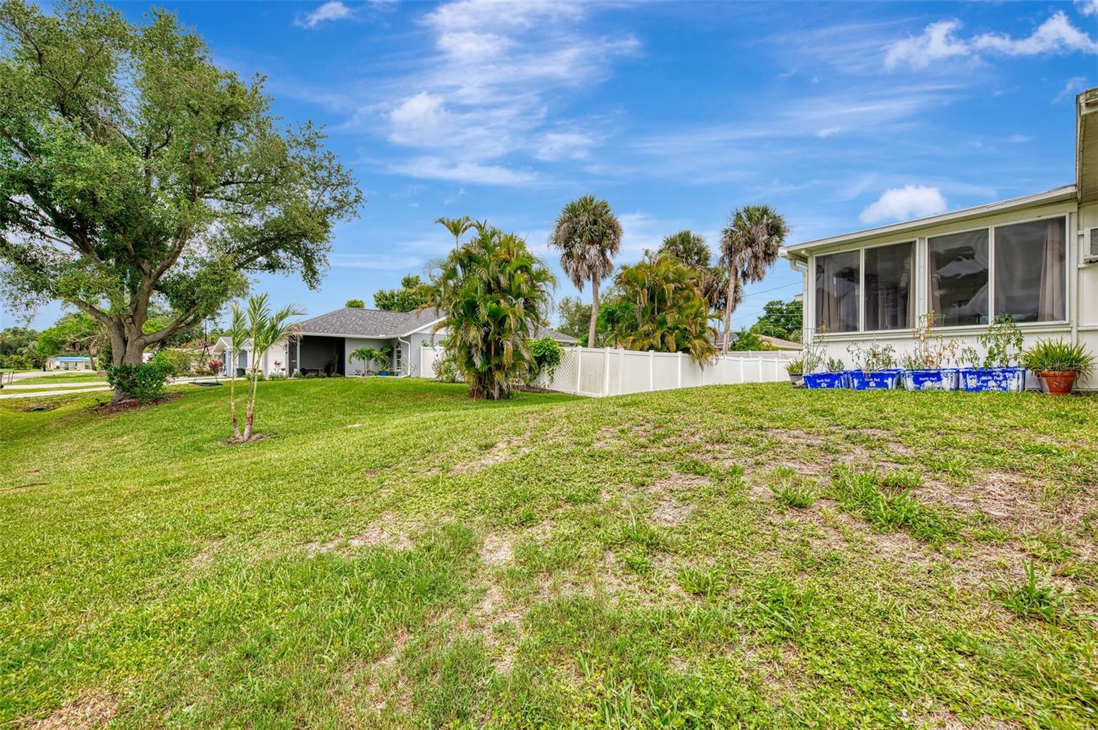 SOUTH VENICE - Residential