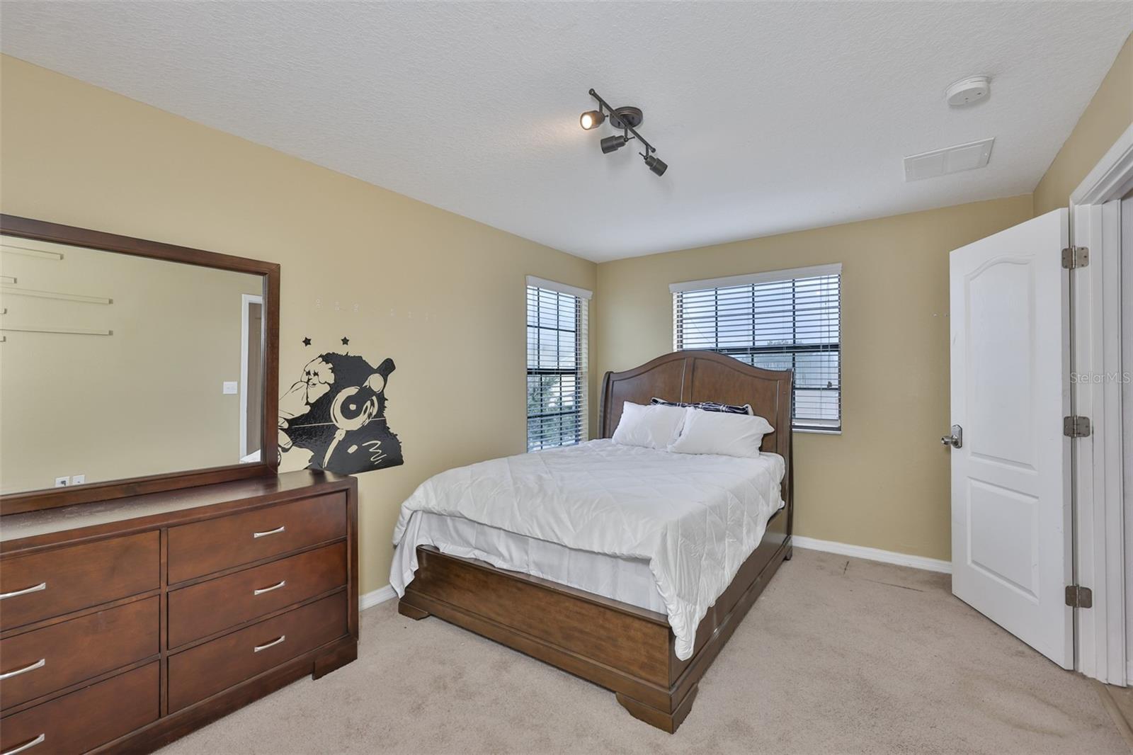 BELMONT - Residential