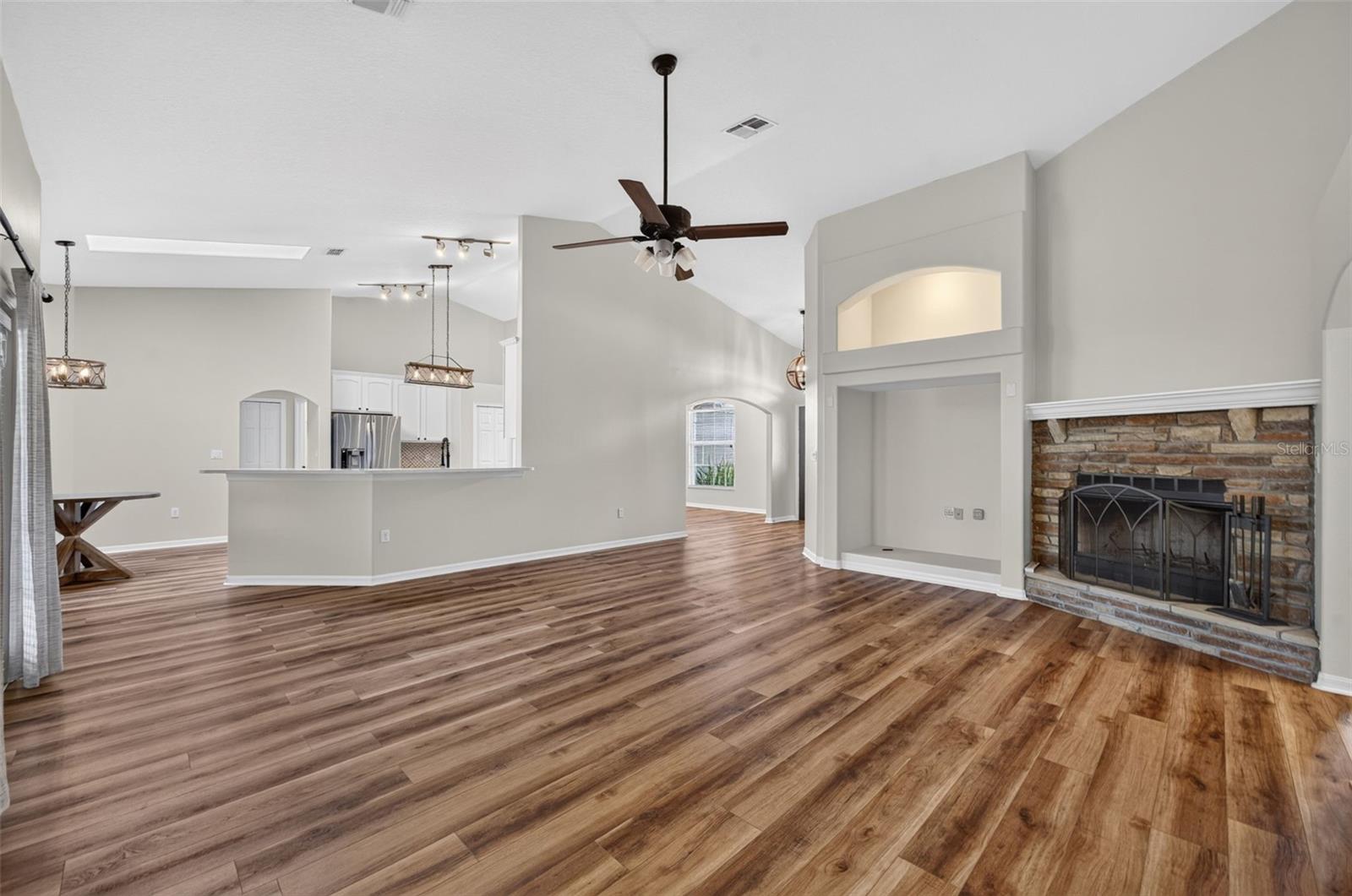 EAST LAKE RESERVE AT NARCOOSSEE UNIT 2 - Residential