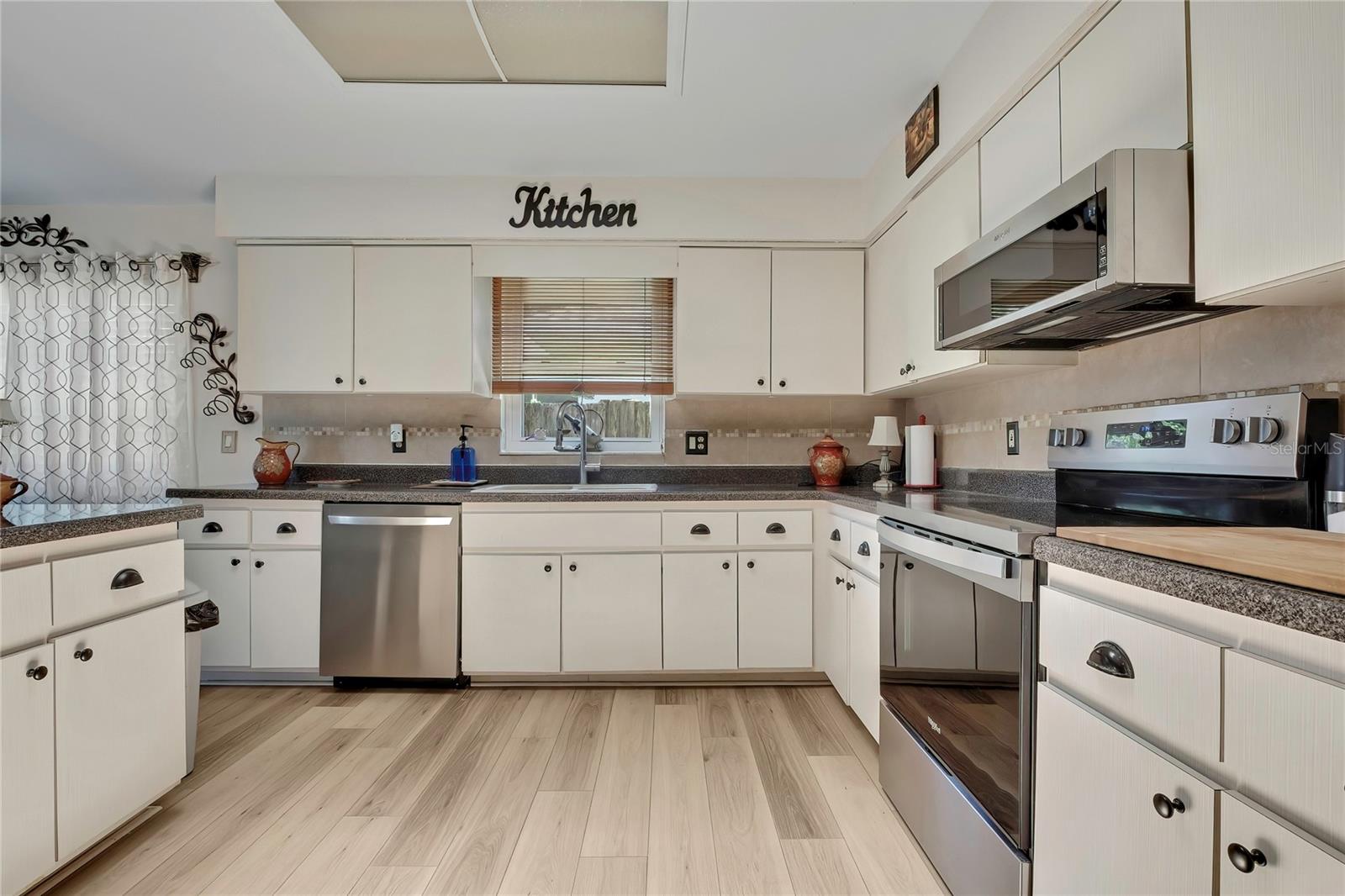 HUNTERS RIDGE - Residential