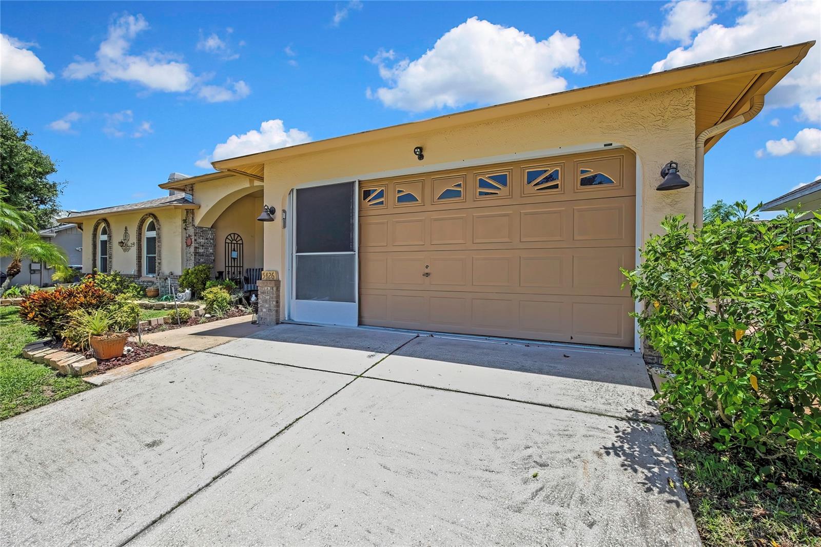 HUNTERS RIDGE - Residential