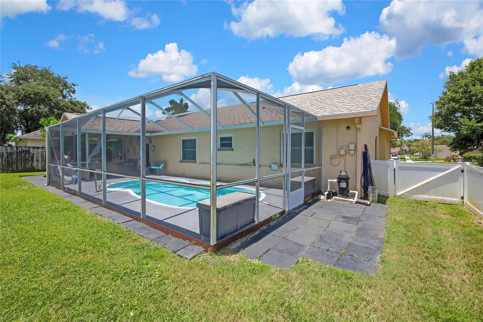 HUNTERS RIDGE - Residential