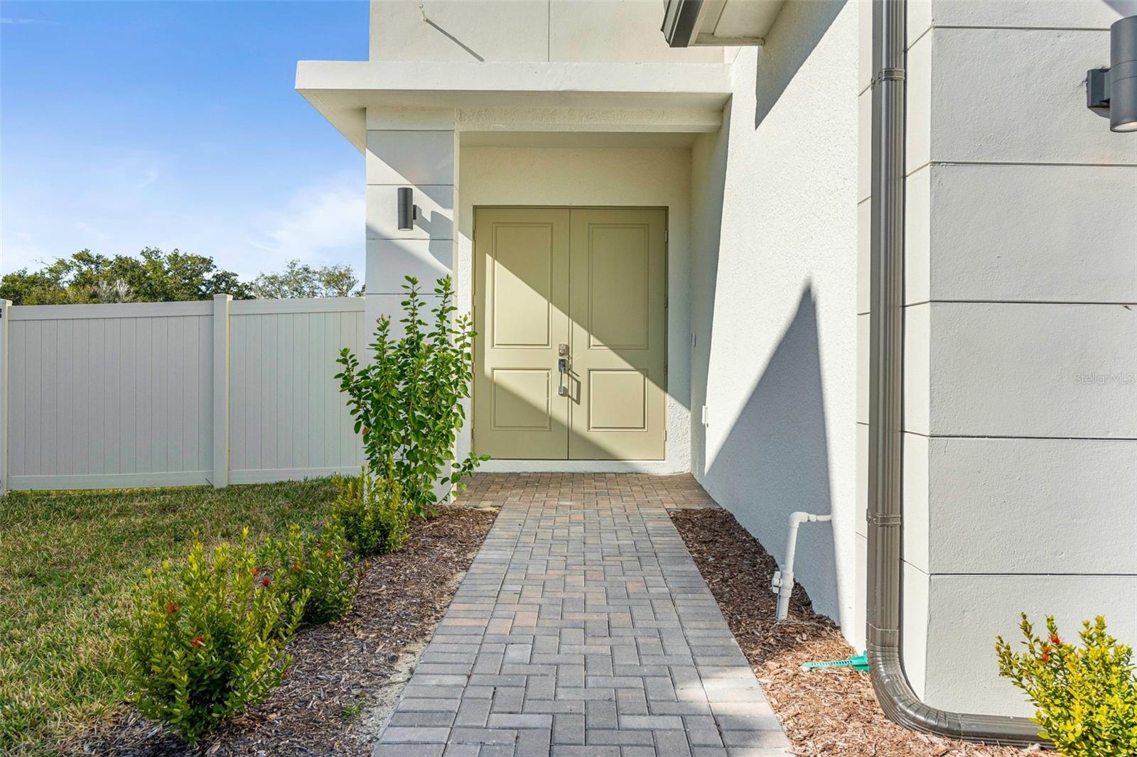 STELLAR AT MASTERS AVENUE - Residential Lease