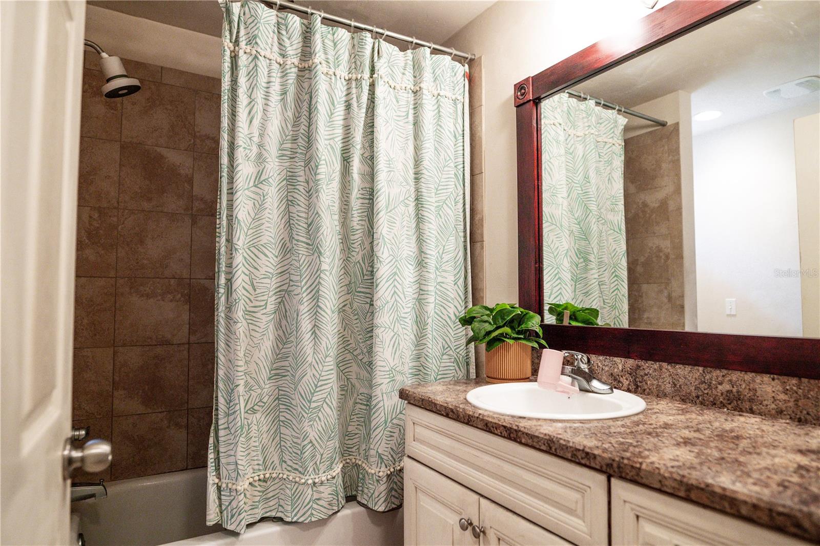 CREEKSIDE VILLAS AT TURKEY CREEK - Residential