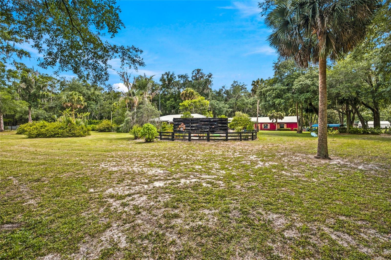 LEE ACRES - Residential