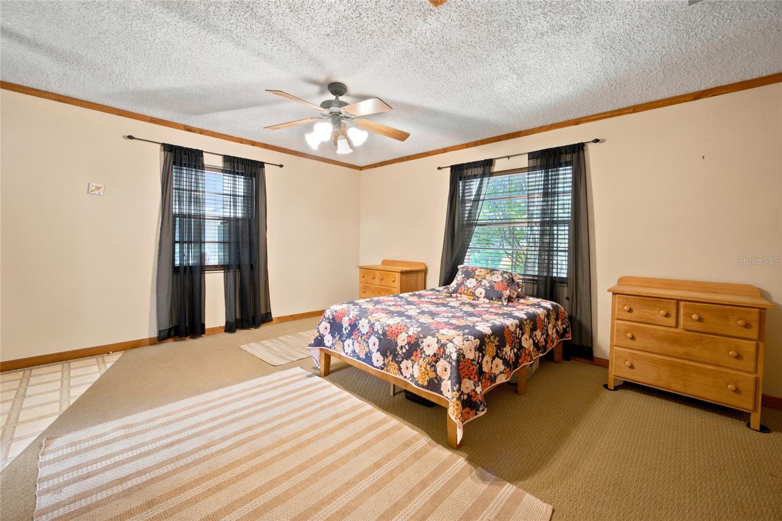 LEE ACRES - Residential
