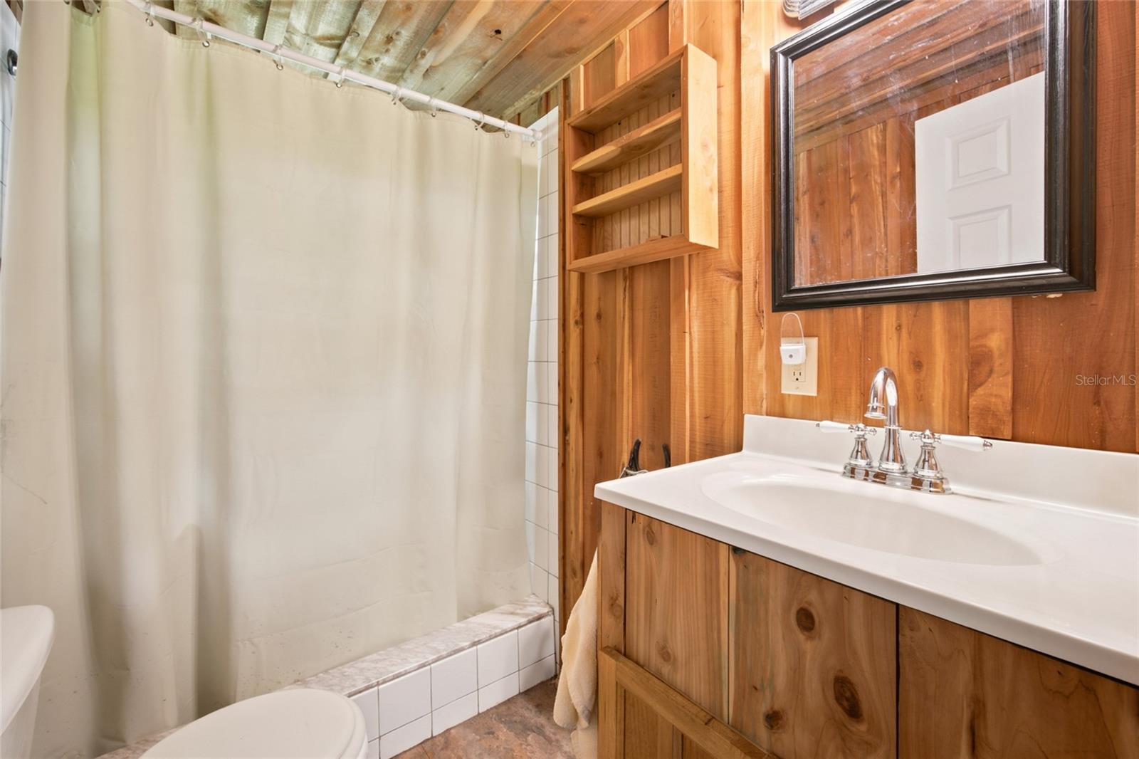 LEE ACRES - Residential