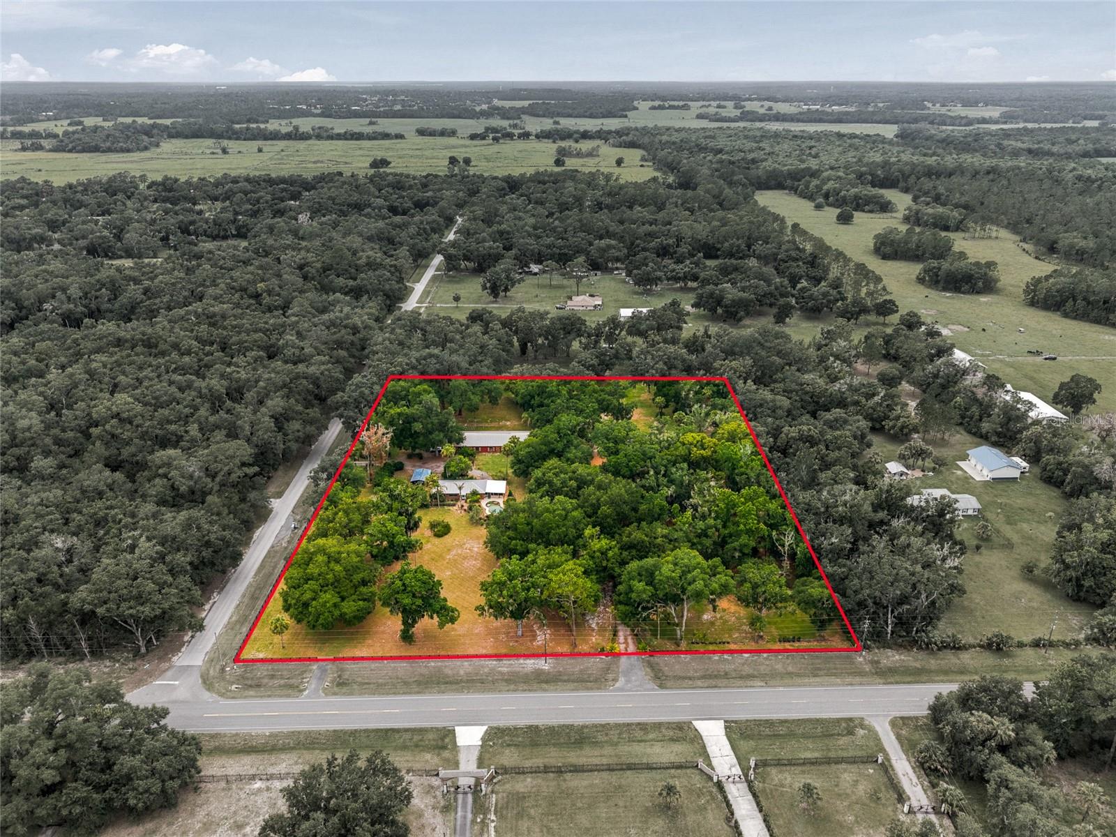LEE ACRES - Residential
