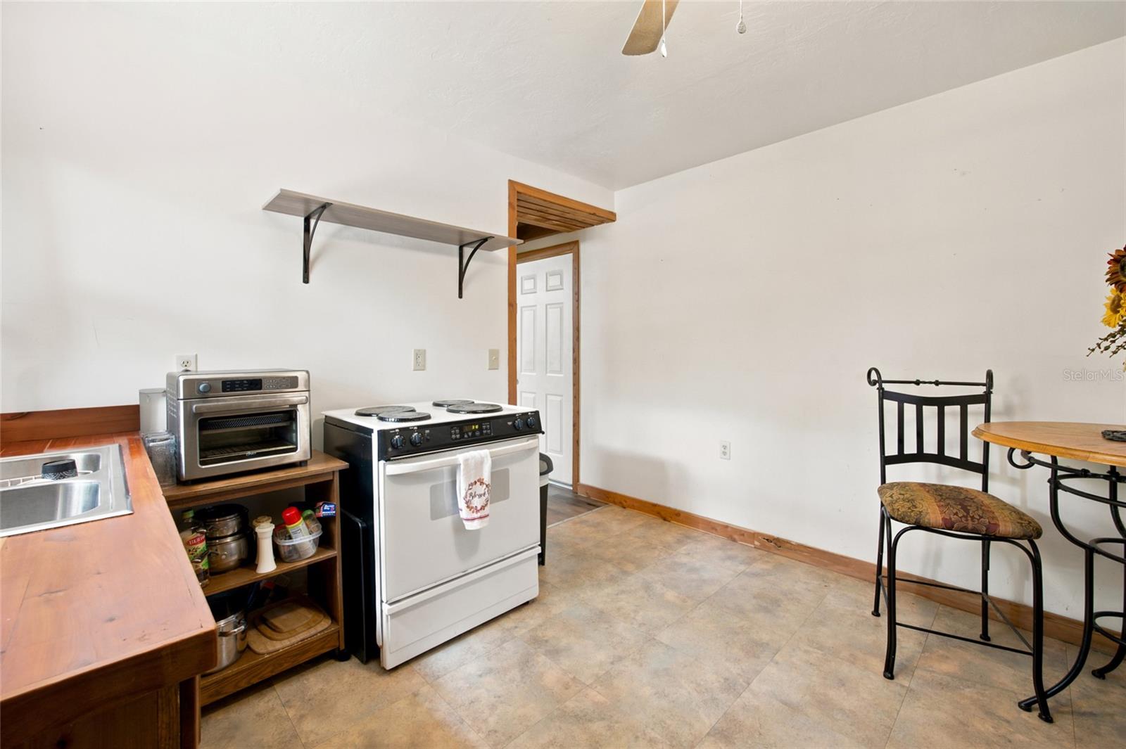 LEE ACRES - Residential