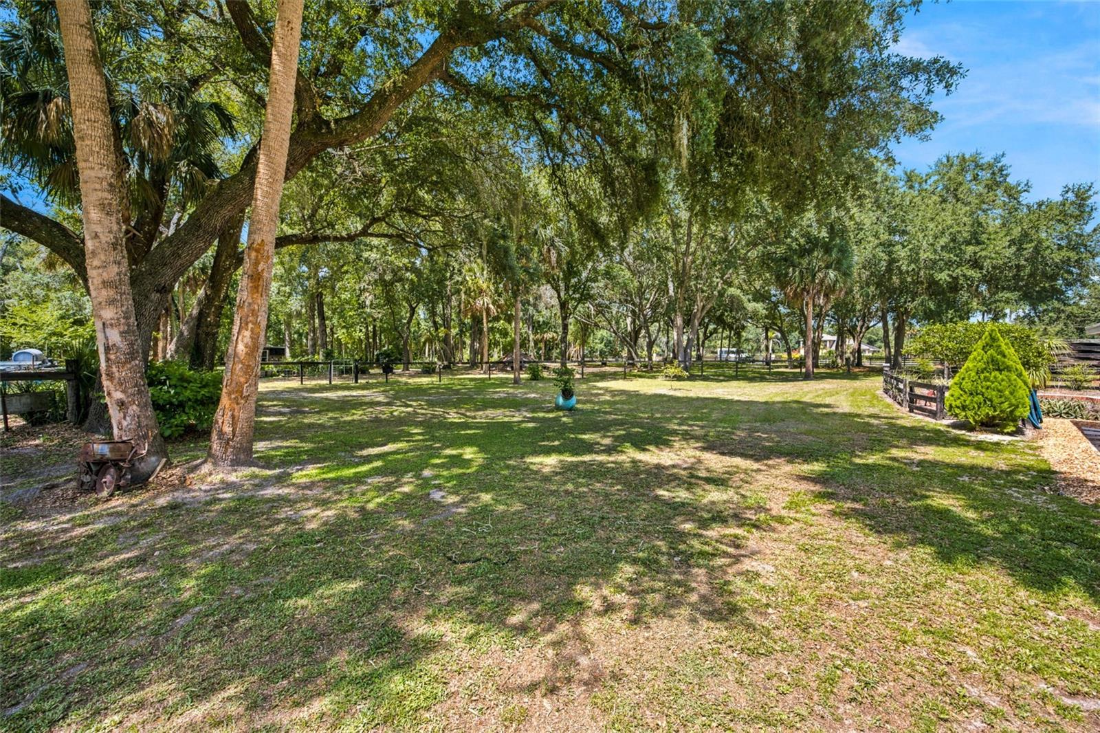 LEE ACRES - Residential