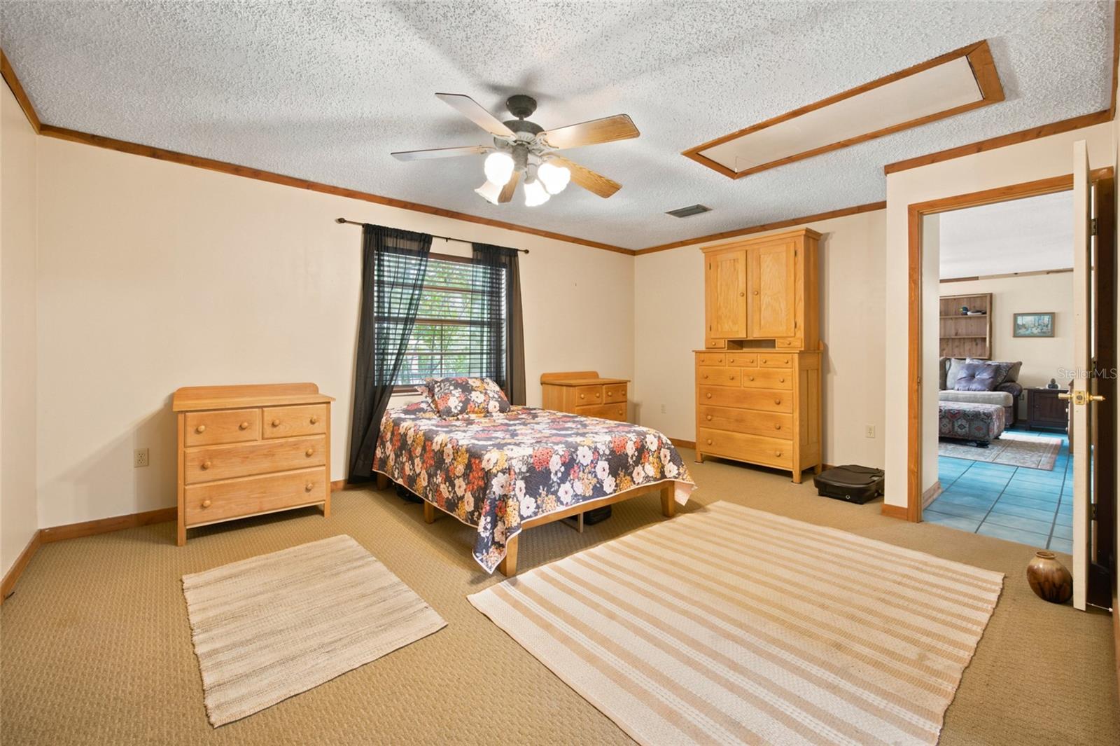 LEE ACRES - Residential