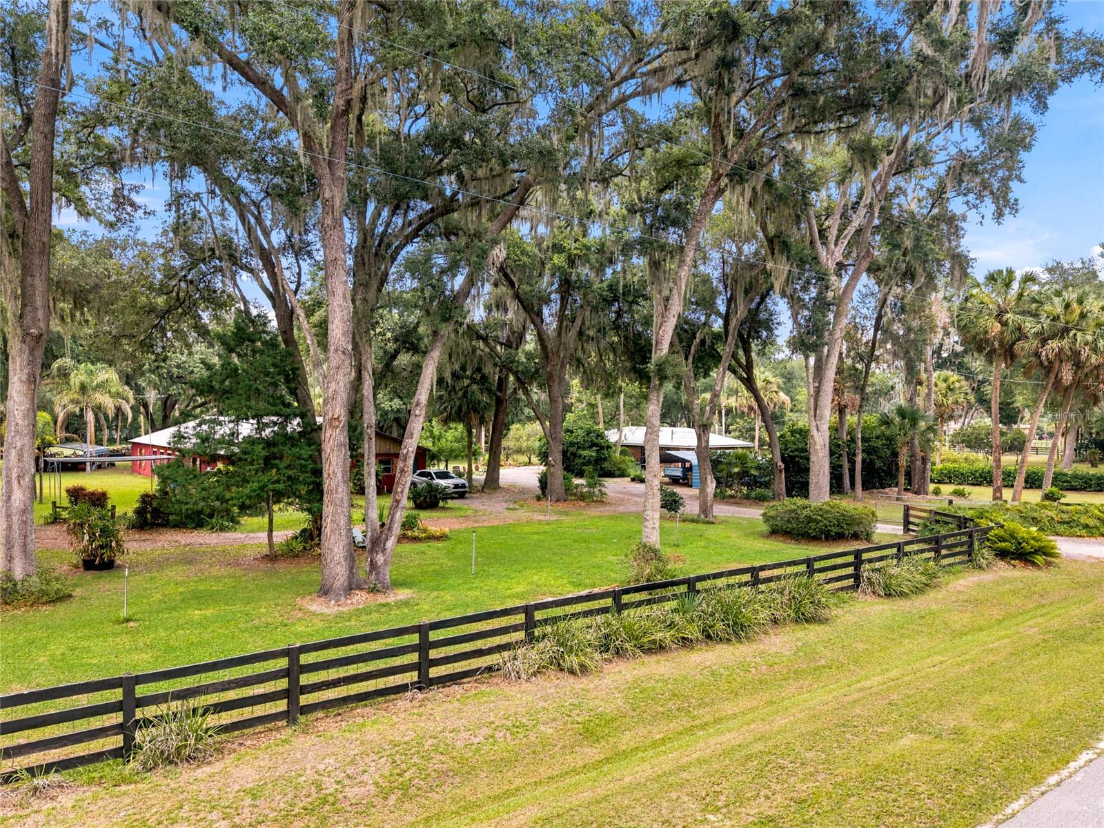 LEE ACRES - Residential
