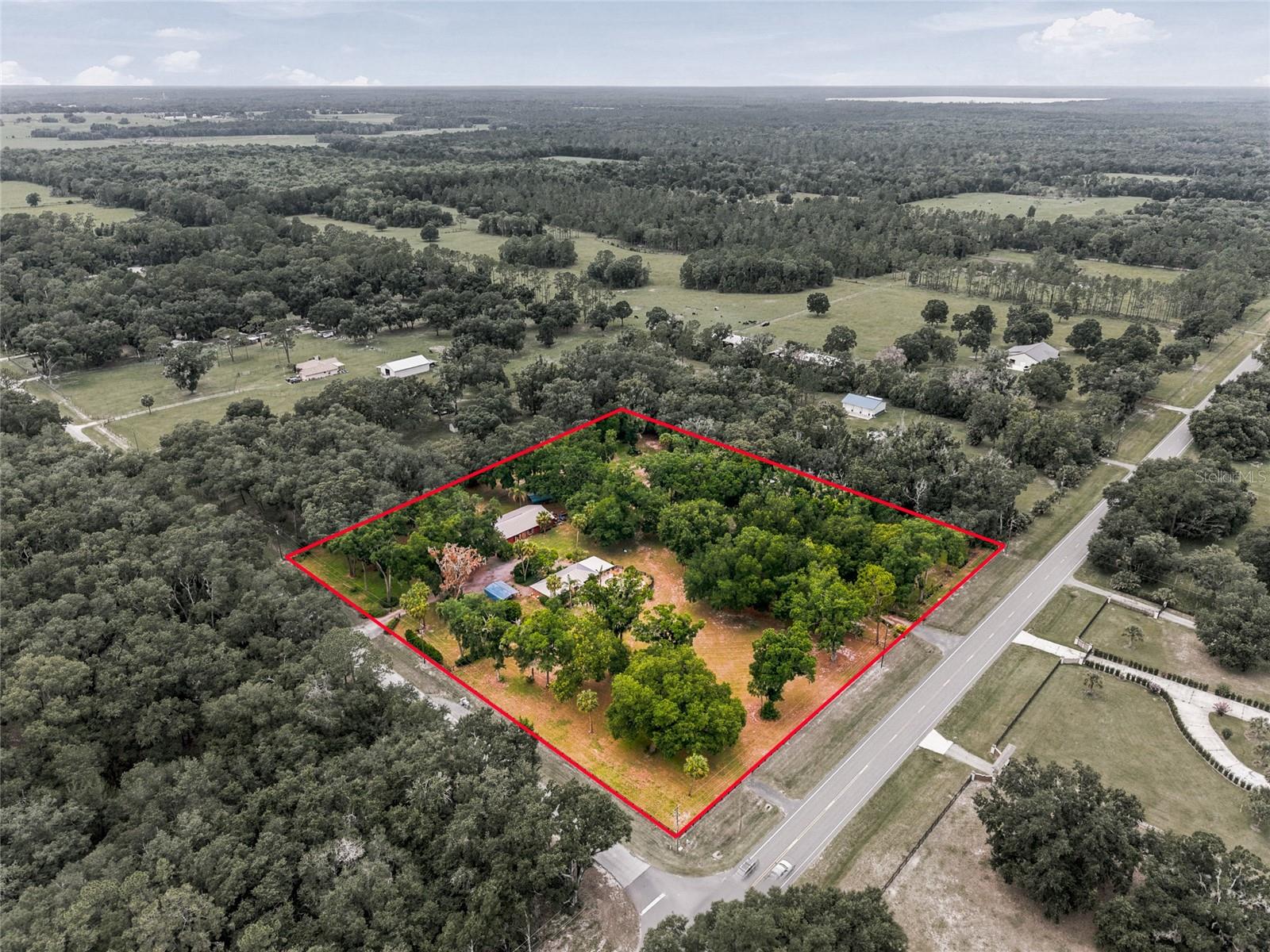 LEE ACRES - Residential
