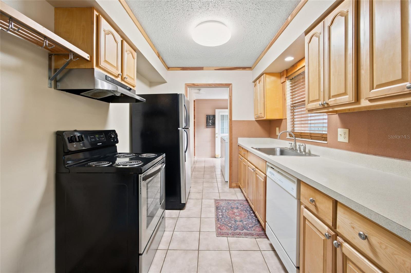 LEE ACRES - Residential