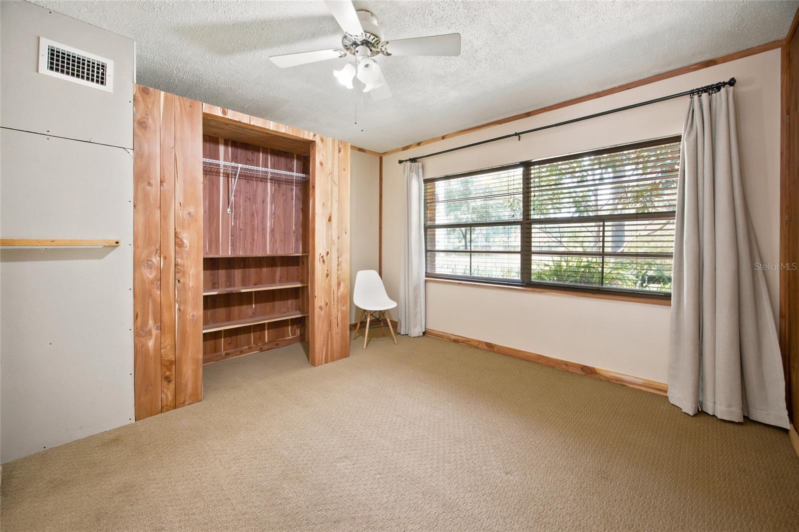 LEE ACRES - Residential
