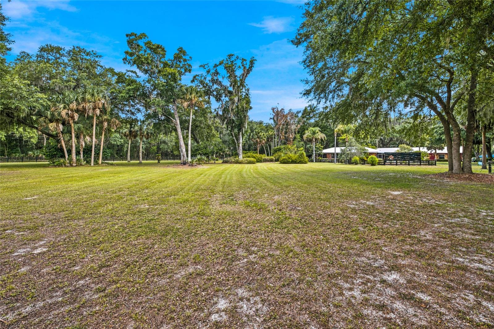 LEE ACRES - Residential