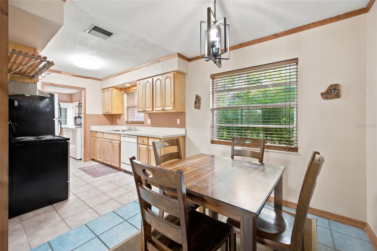 LEE ACRES - Residential