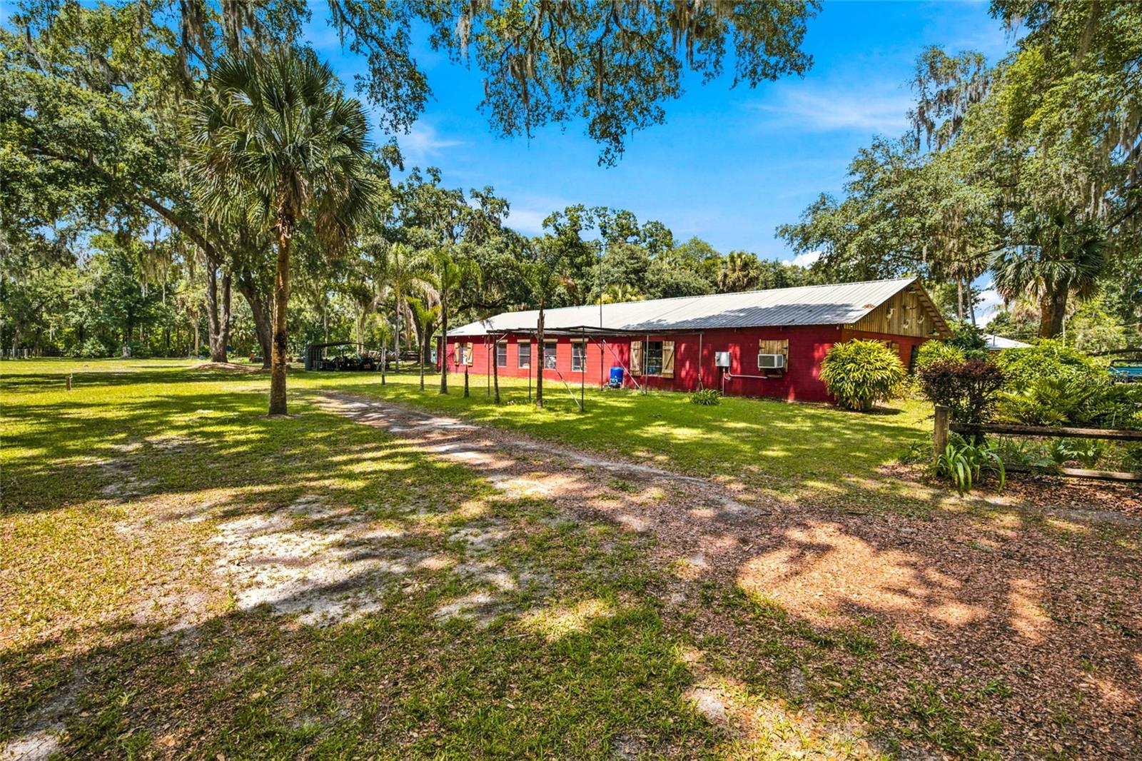 LEE ACRES - Residential